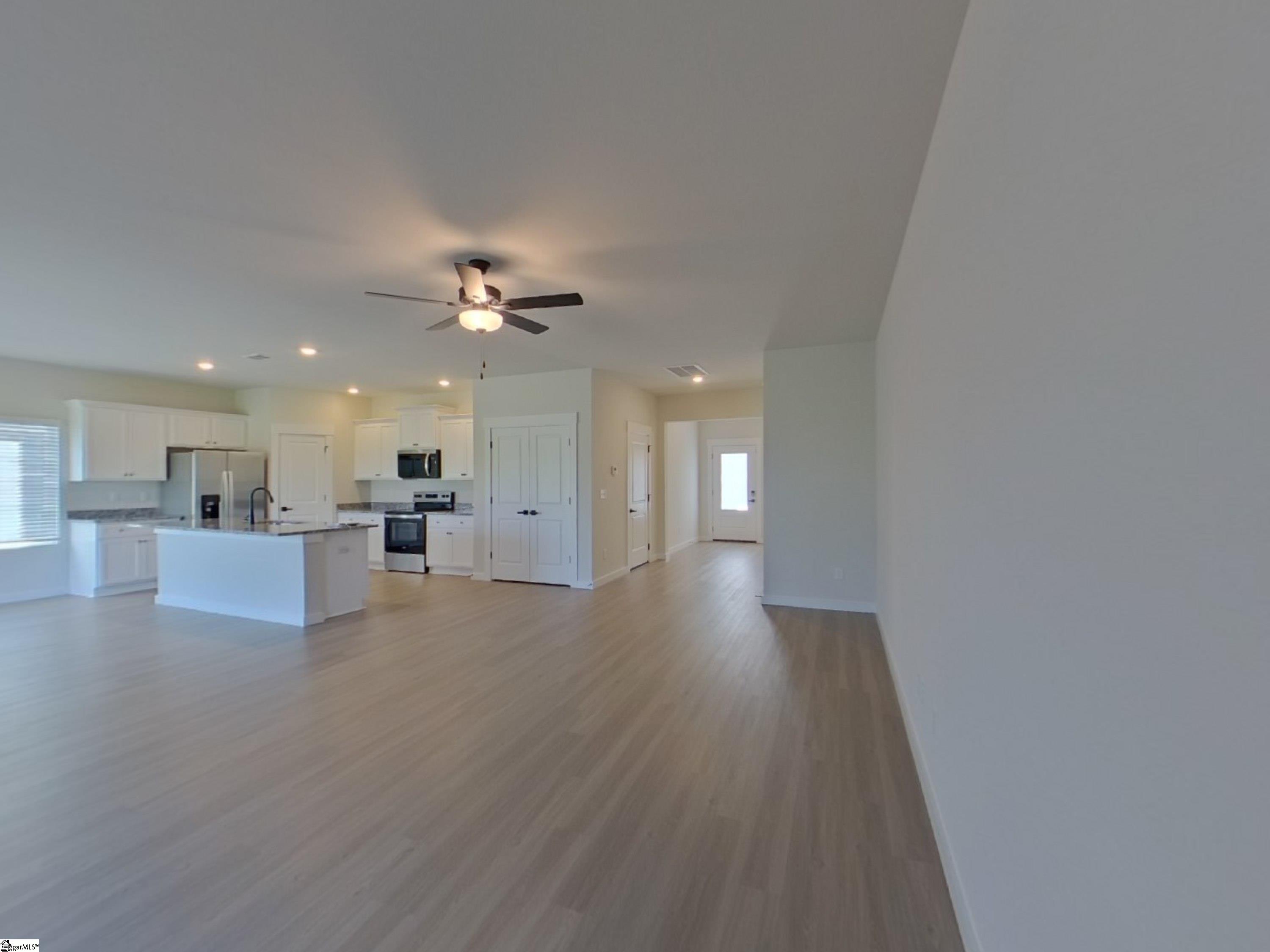 1228 Crested Iris Street Moore, SC 29369