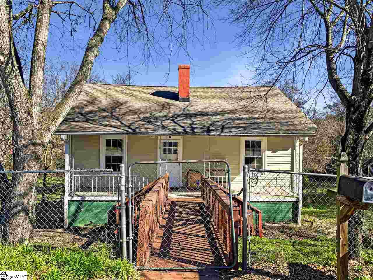 22 Jones Street Greenville, SC 29611