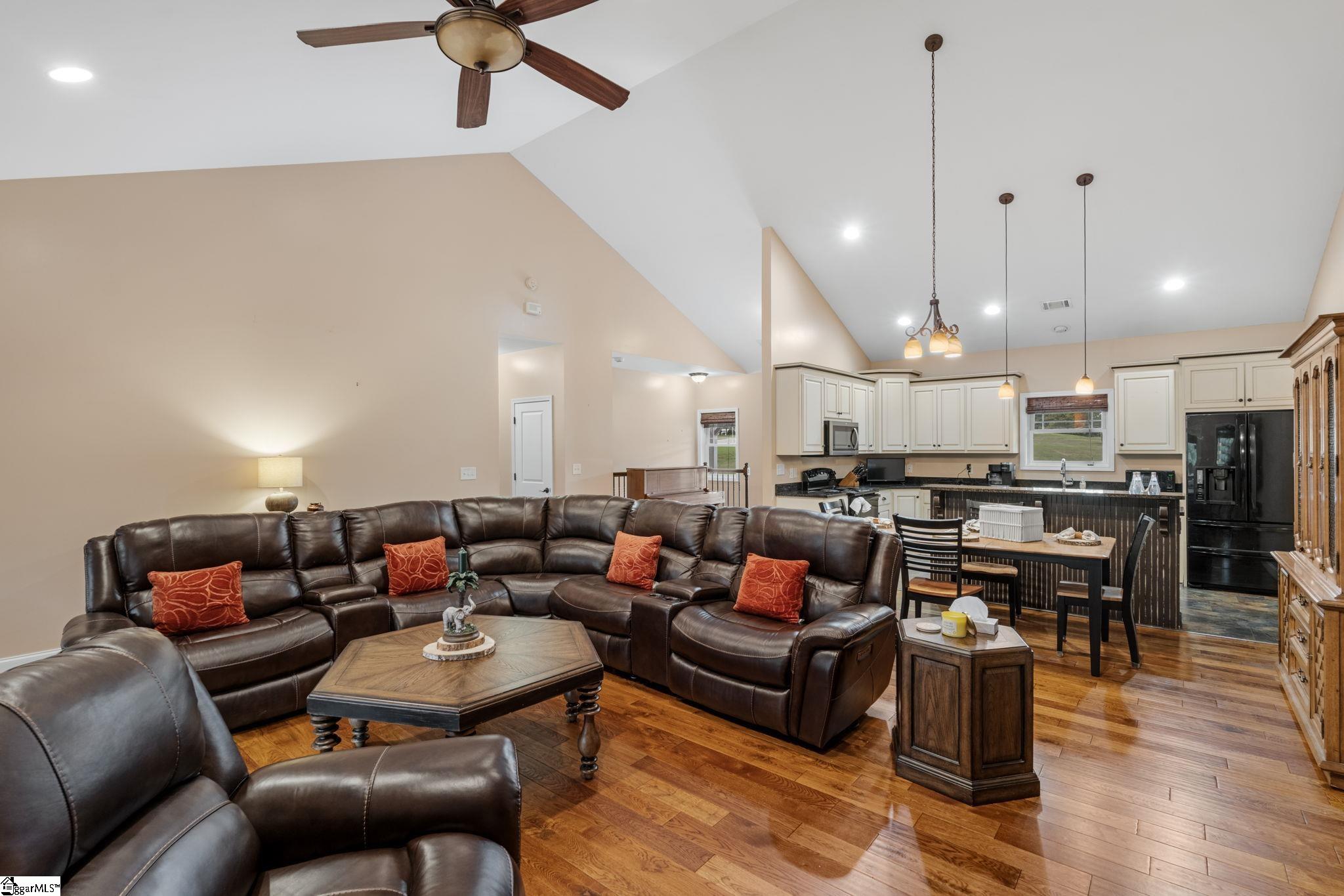 35 Villa Court Hartwell, GA 30643