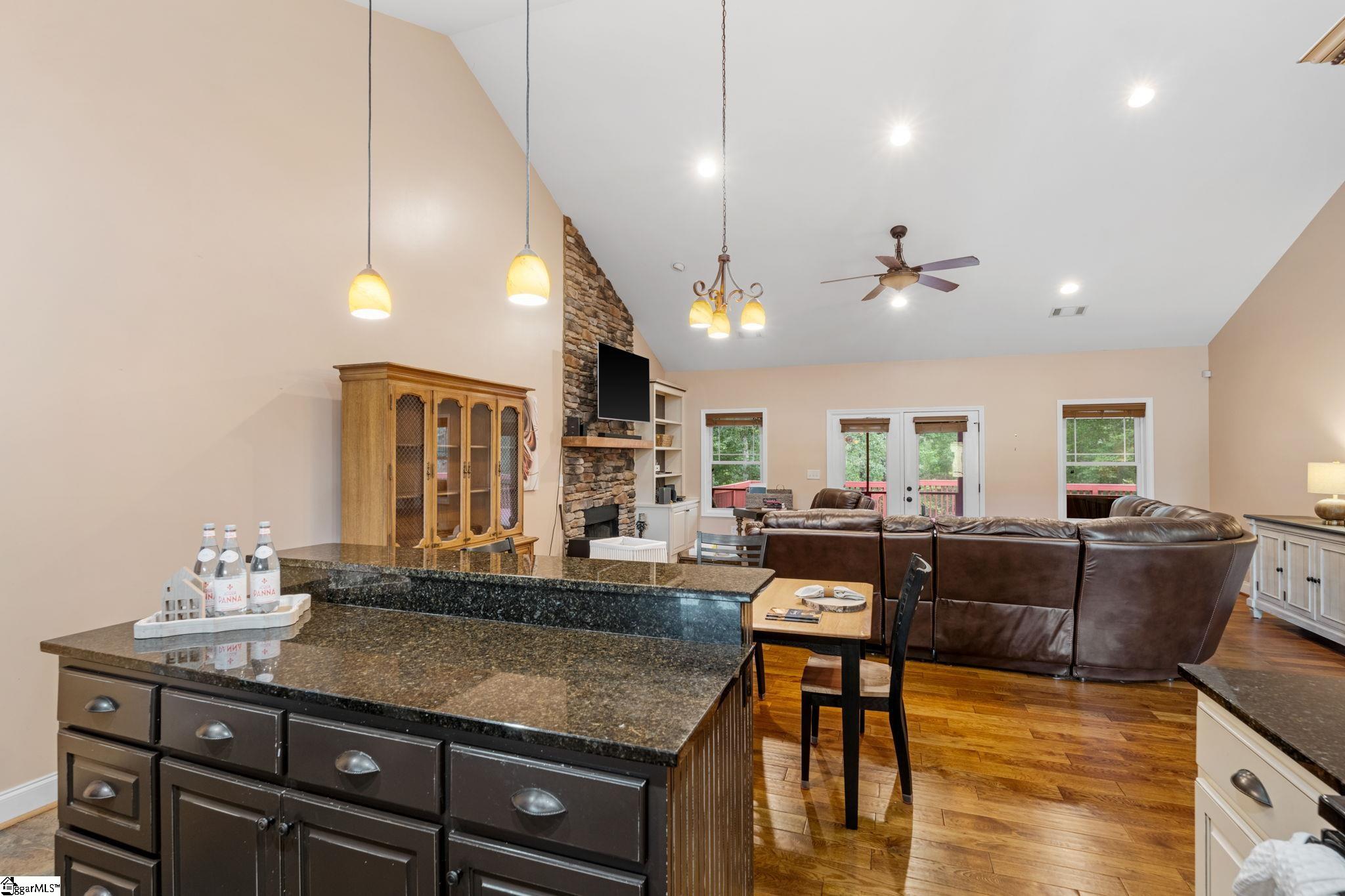 35 Villa Court Hartwell, GA 30643