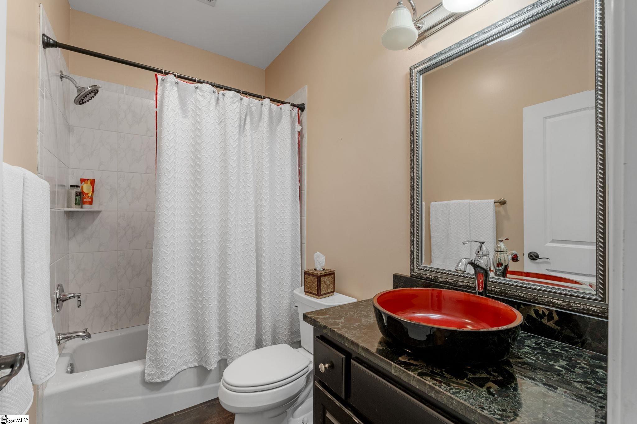 35 Villa Court Hartwell, GA 30643