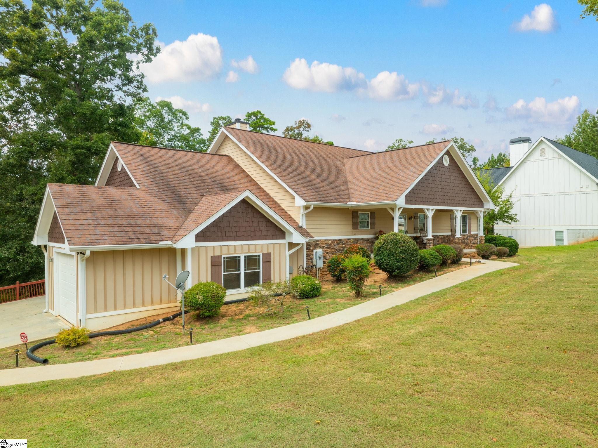 35 Villa Court Hartwell, GA 30643