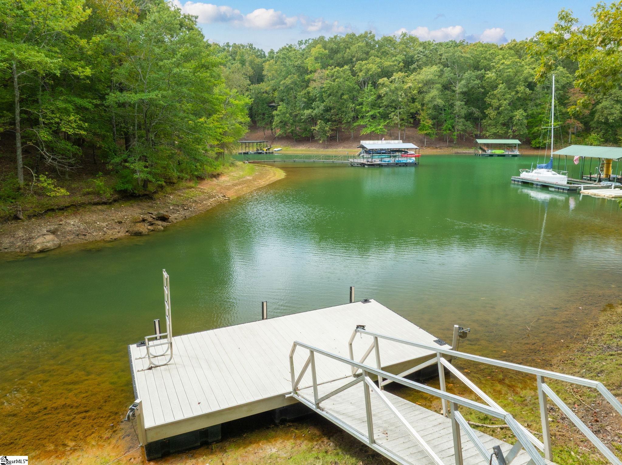 35 Villa Court Hartwell, GA 30643