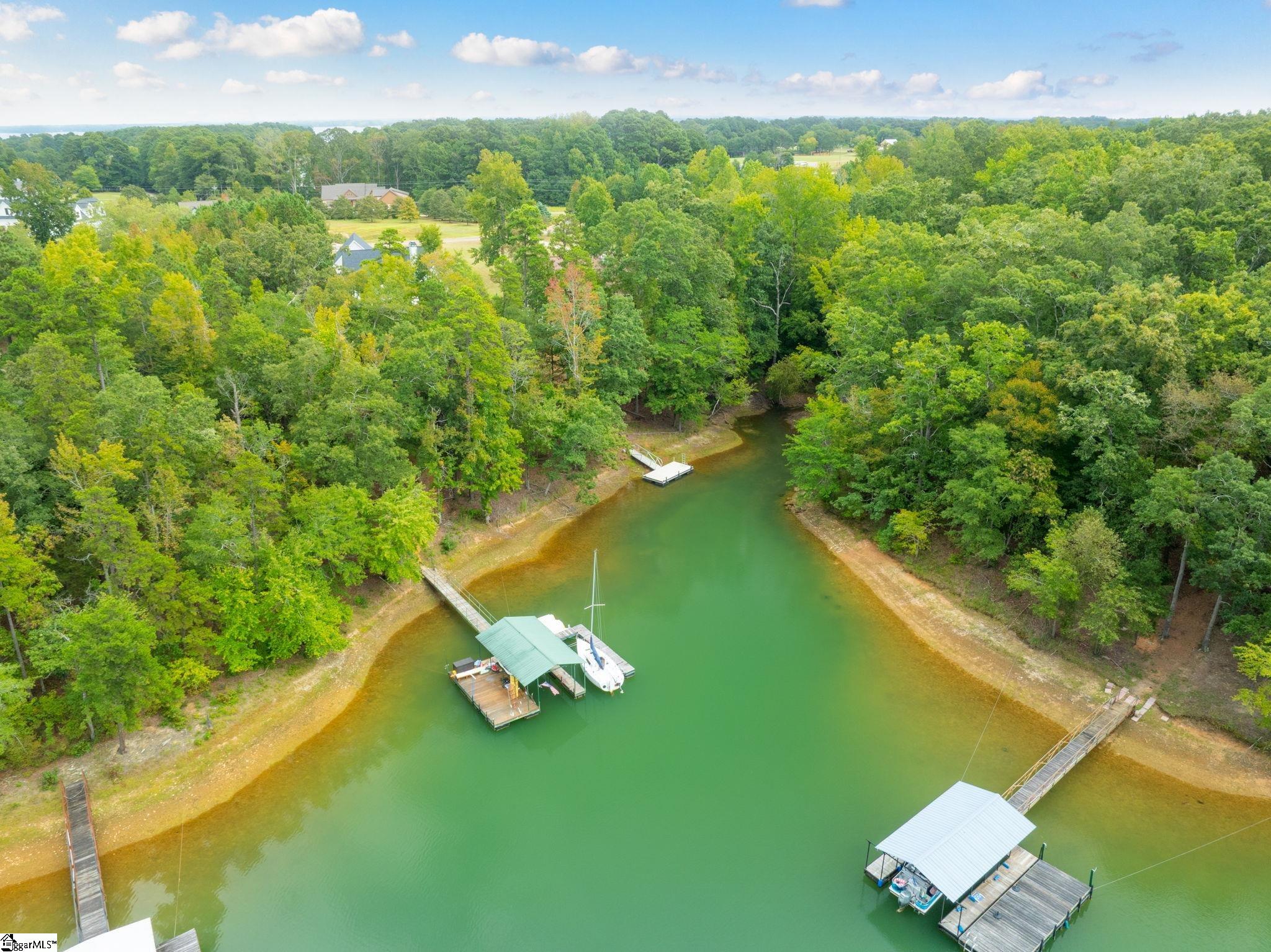 35 Villa Court Hartwell, GA 30643