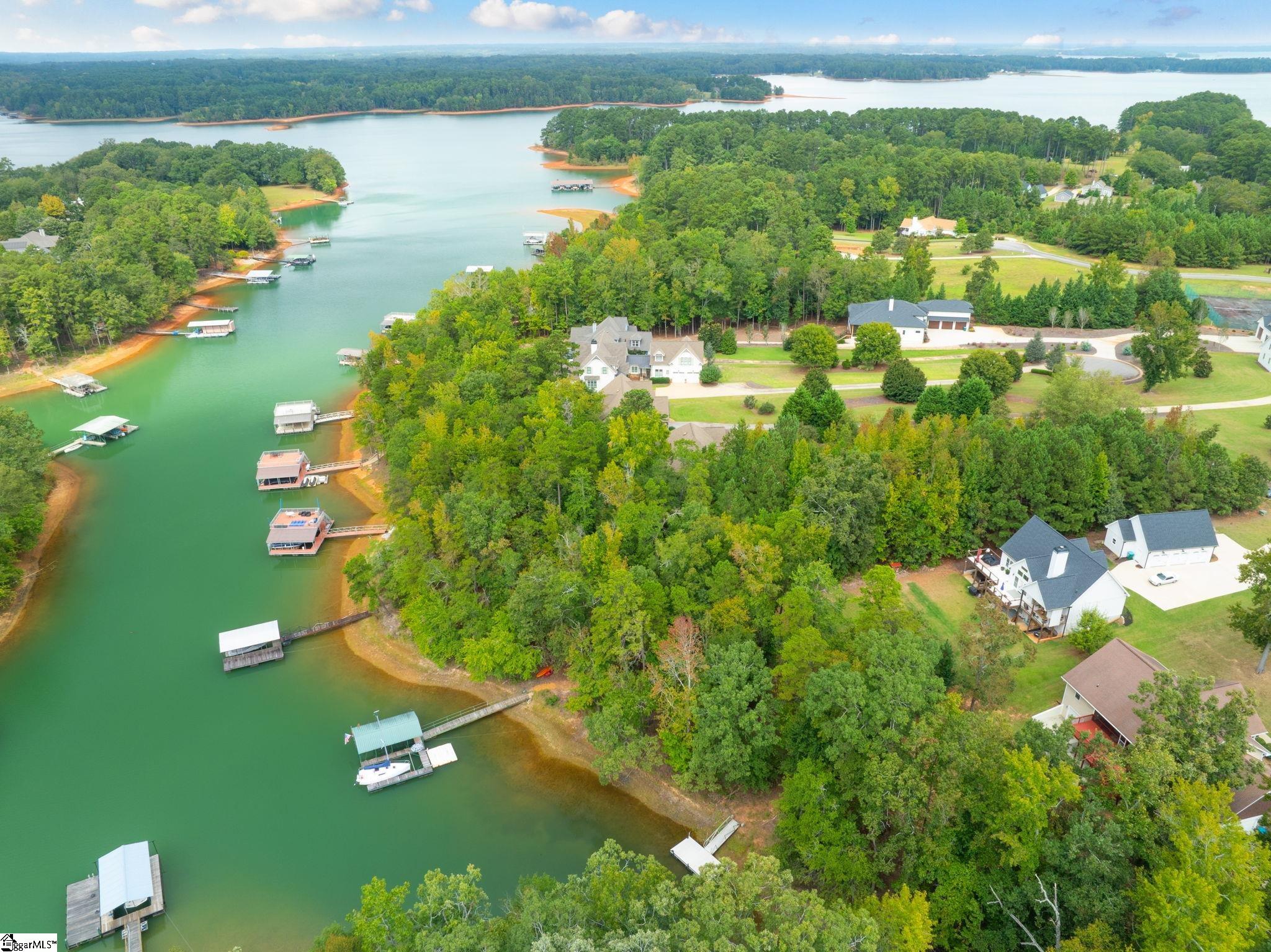 35 Villa Court Hartwell, GA 30643