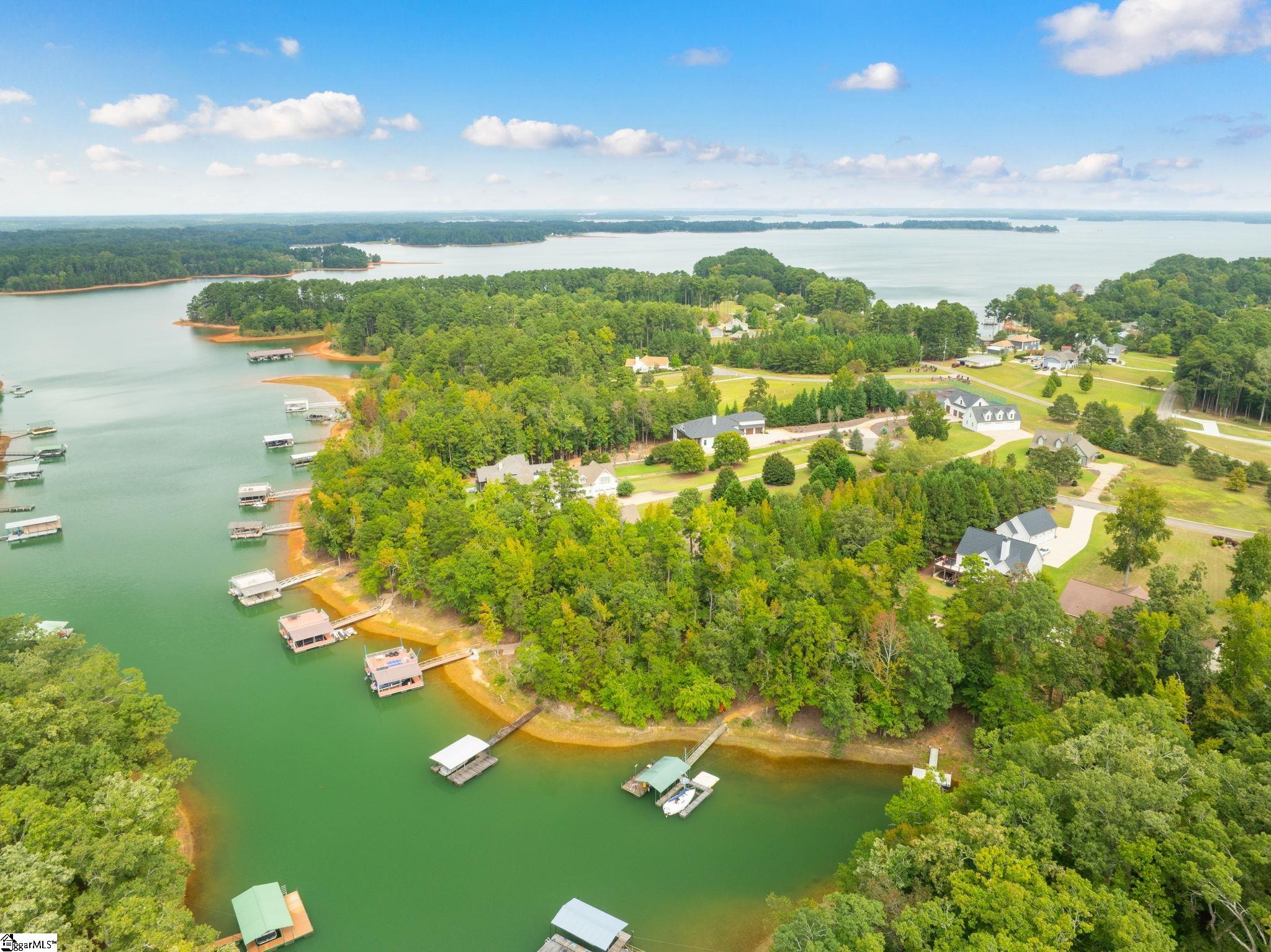 35 Villa Court Hartwell, GA 30643