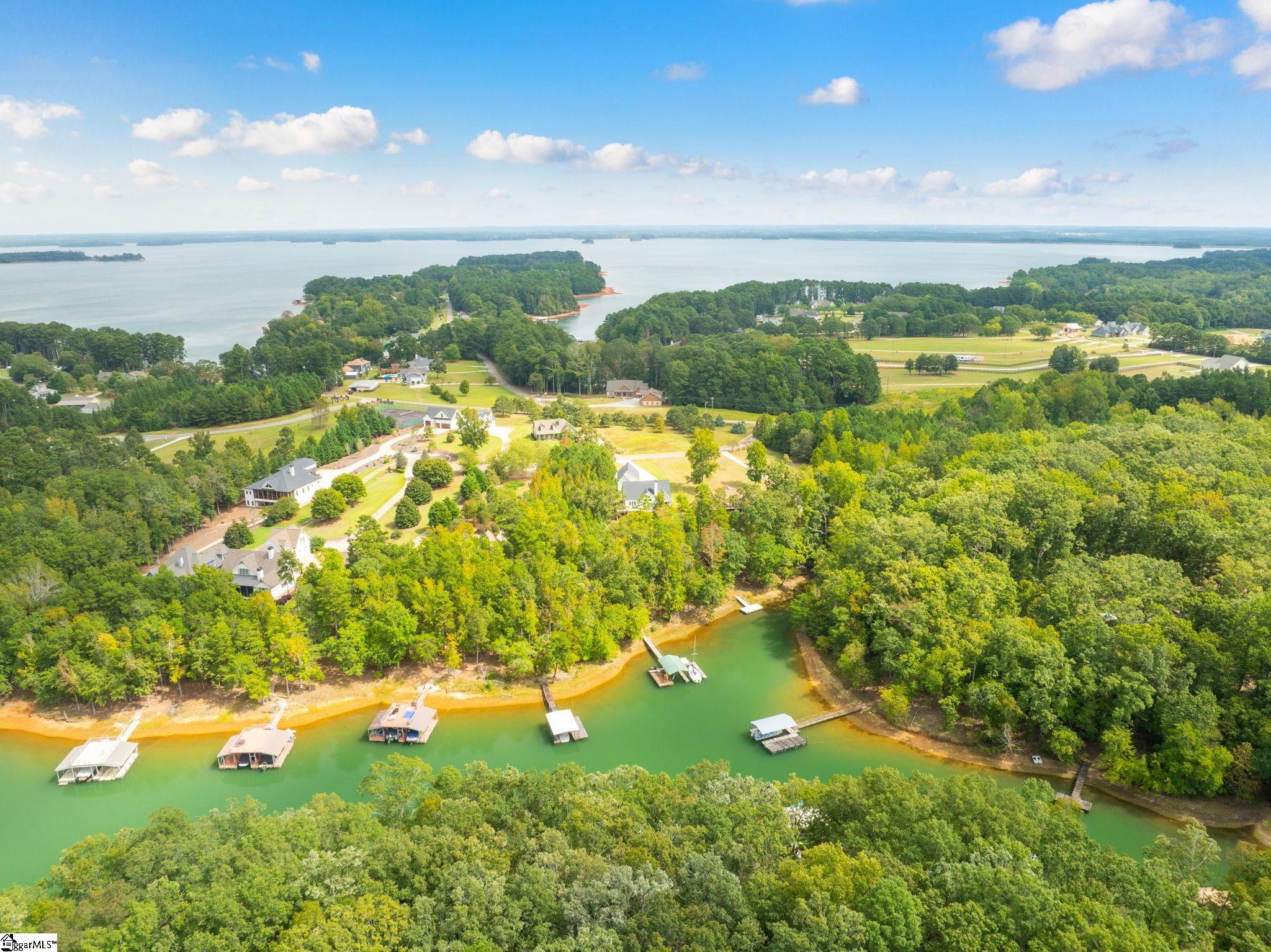 35 Villa Court Hartwell, GA 30643