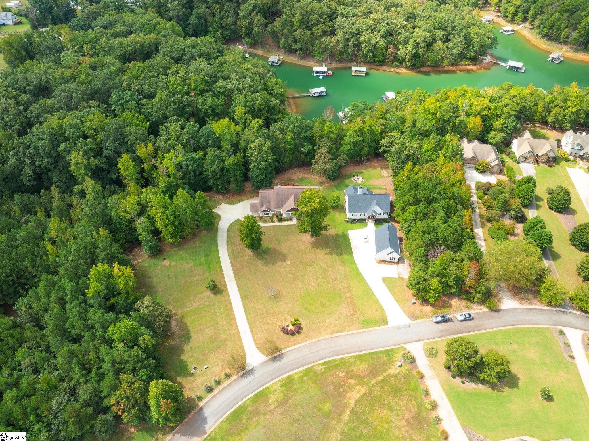 35 Villa Court Hartwell, GA 30643