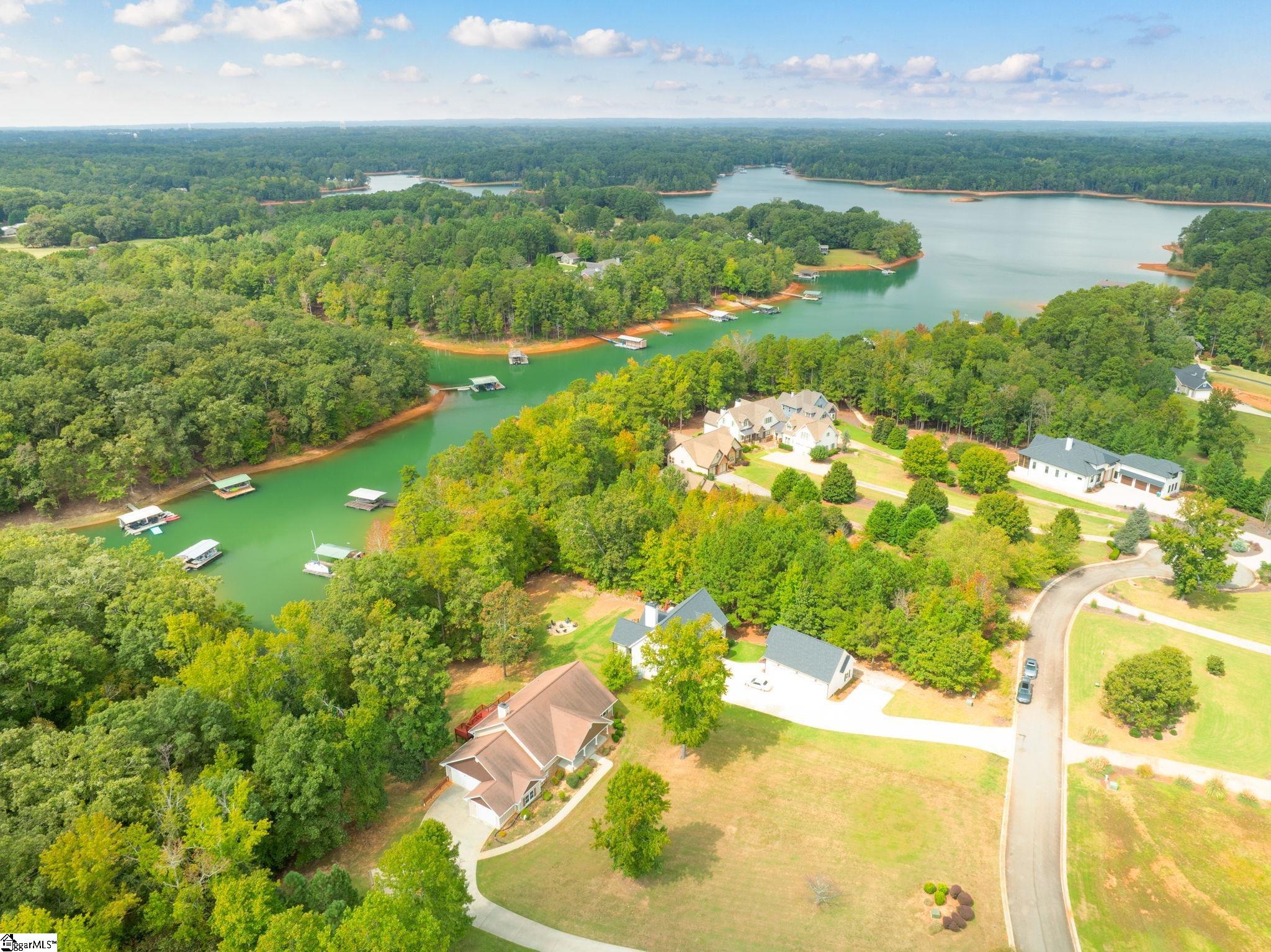 35 Villa Court Hartwell, GA 30643