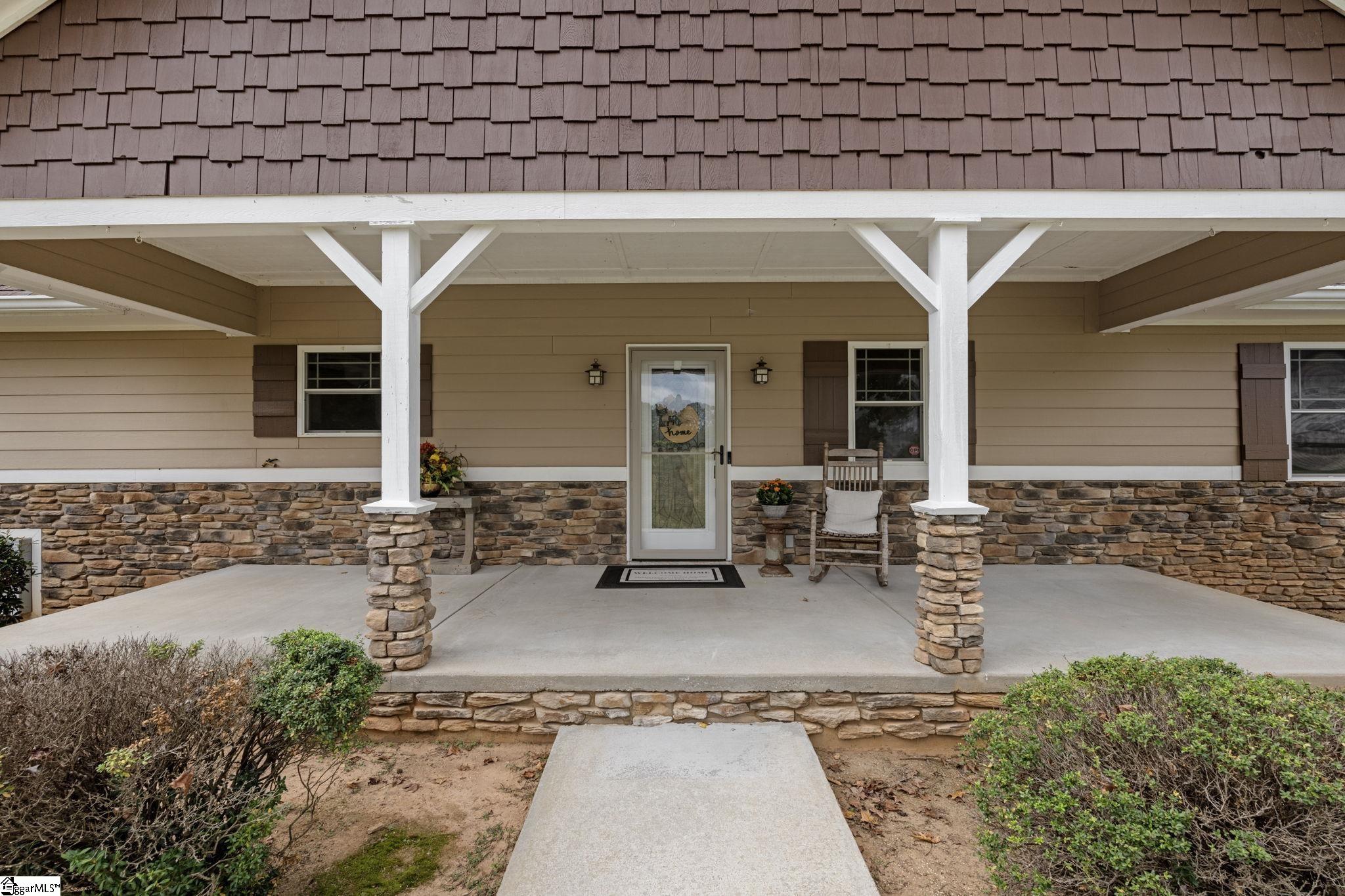 35 Villa Court Hartwell, GA 30643