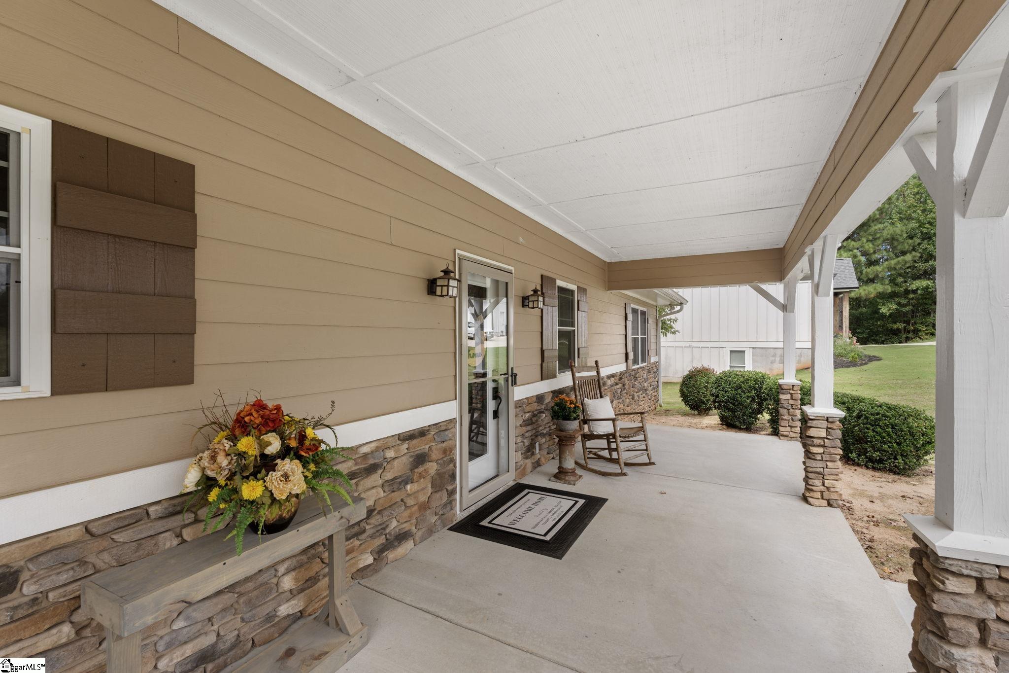 35 Villa Court Hartwell, GA 30643