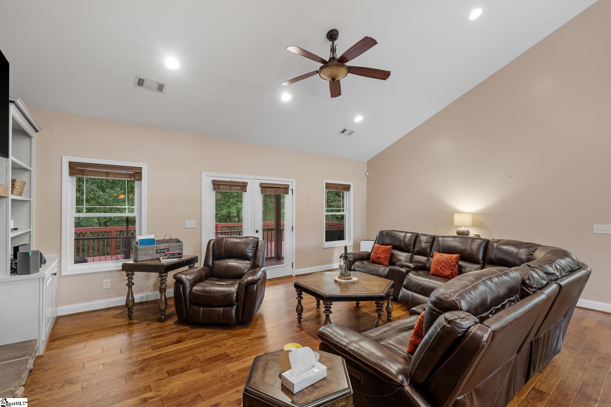 35 Villa Court Hartwell, GA 30643