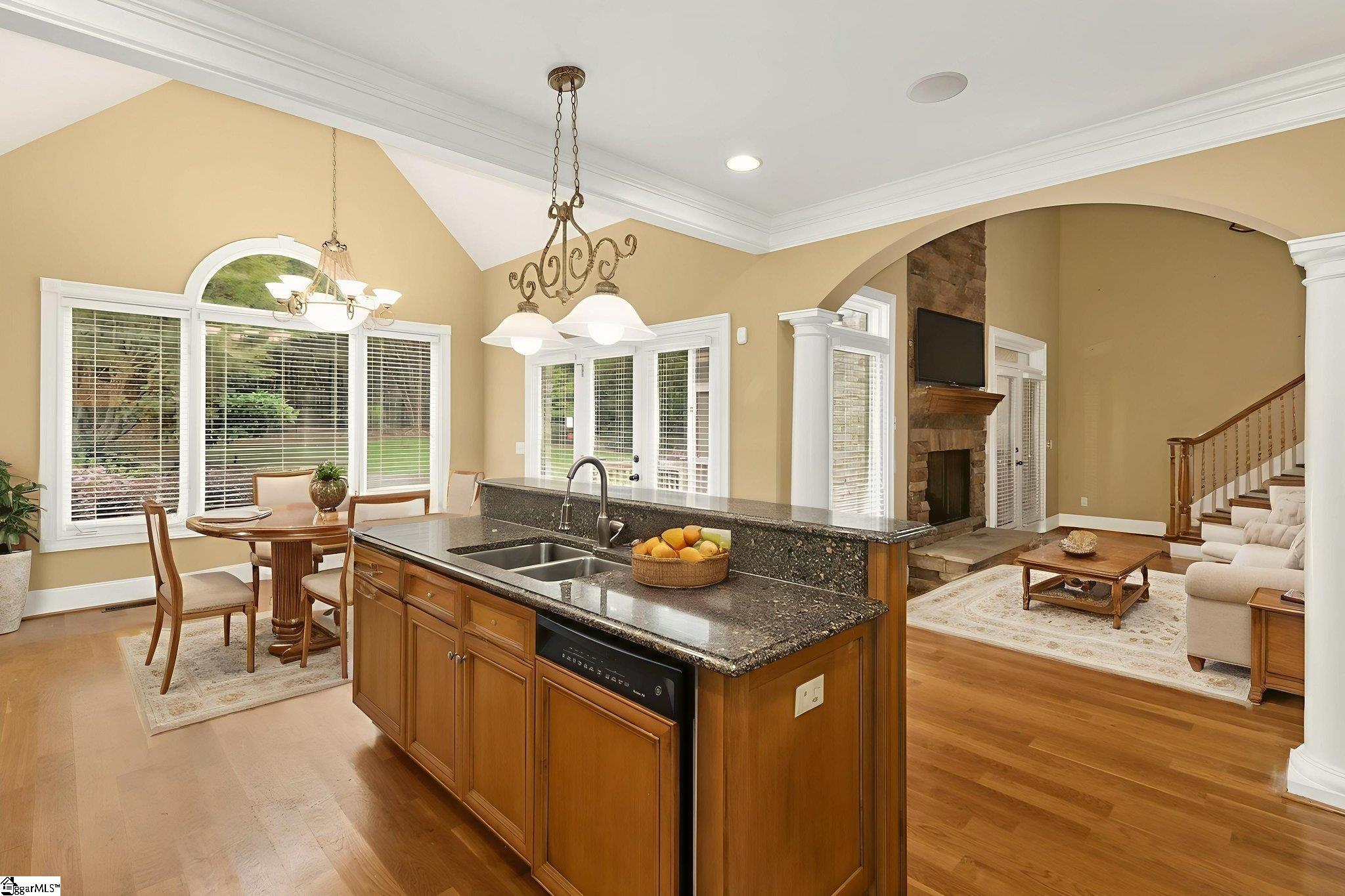 907 Sugar Oak Court Simpsonville, SC 29680
