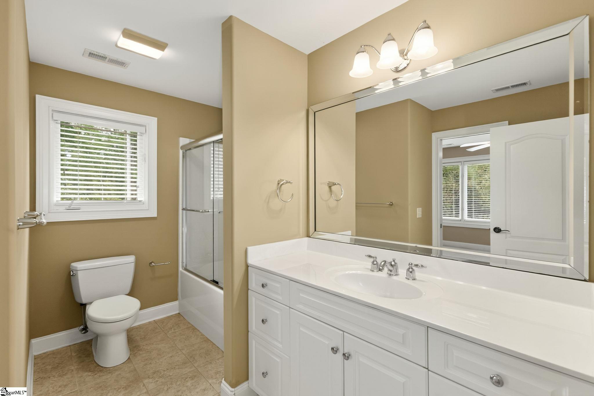 907 Sugar Oak Court Simpsonville, SC 29680