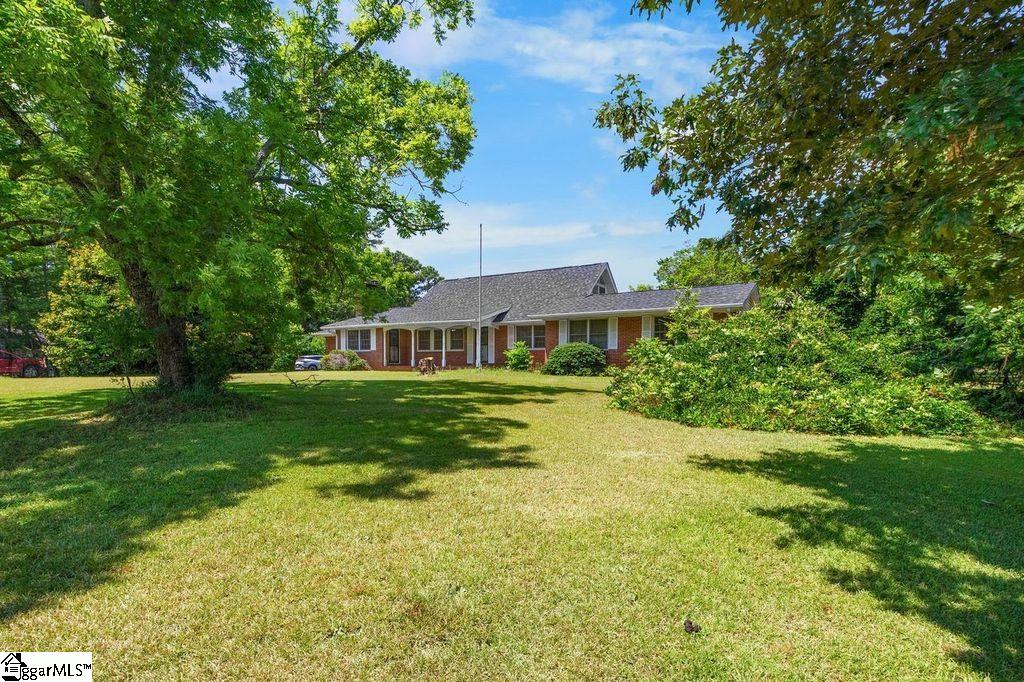 640 Dial Place Road Laurens, SC 29360