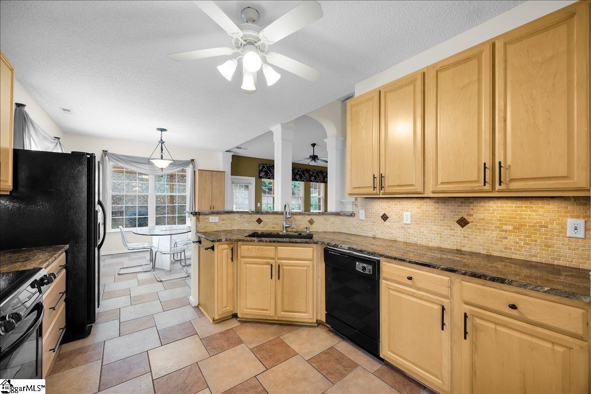 17 Smokehouse Drive Simpsonville, SC 29681