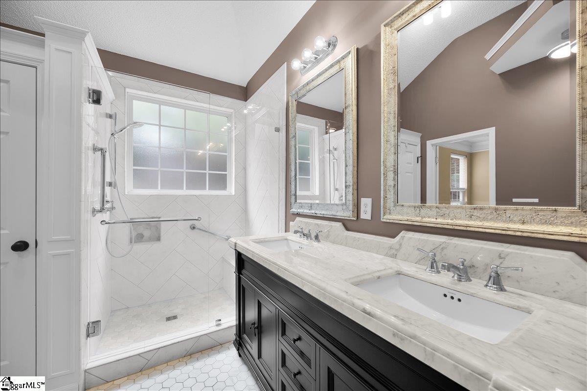 17 Smokehouse Drive Simpsonville, SC 29681