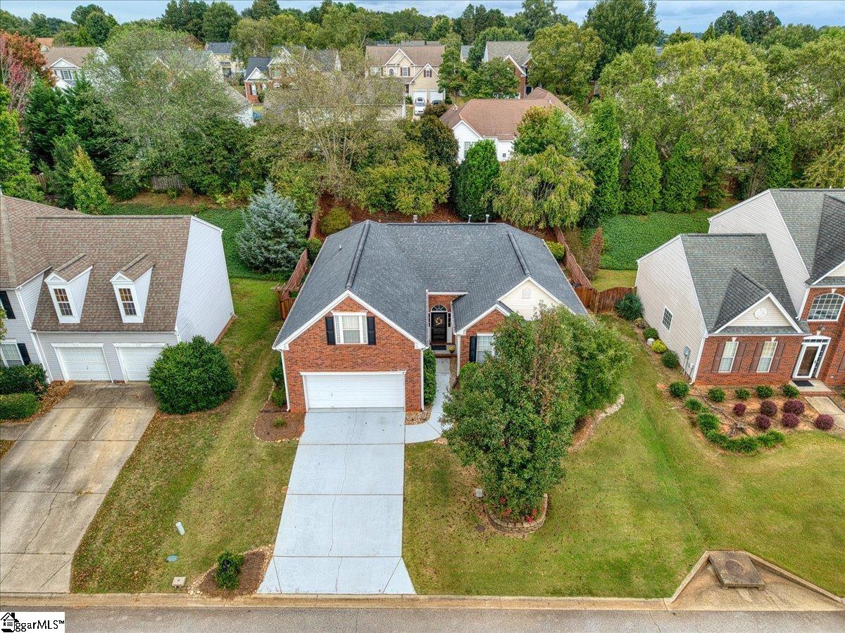 17 Smokehouse Drive Simpsonville, SC 29681