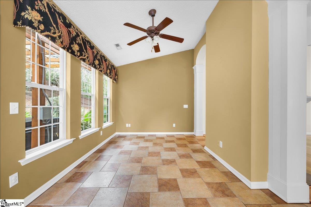 17 Smokehouse Drive Simpsonville, SC 29681