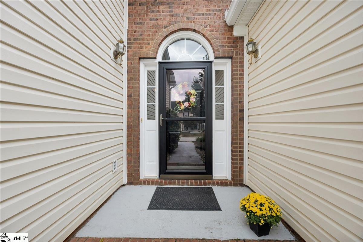17 Smokehouse Drive Simpsonville, SC 29681