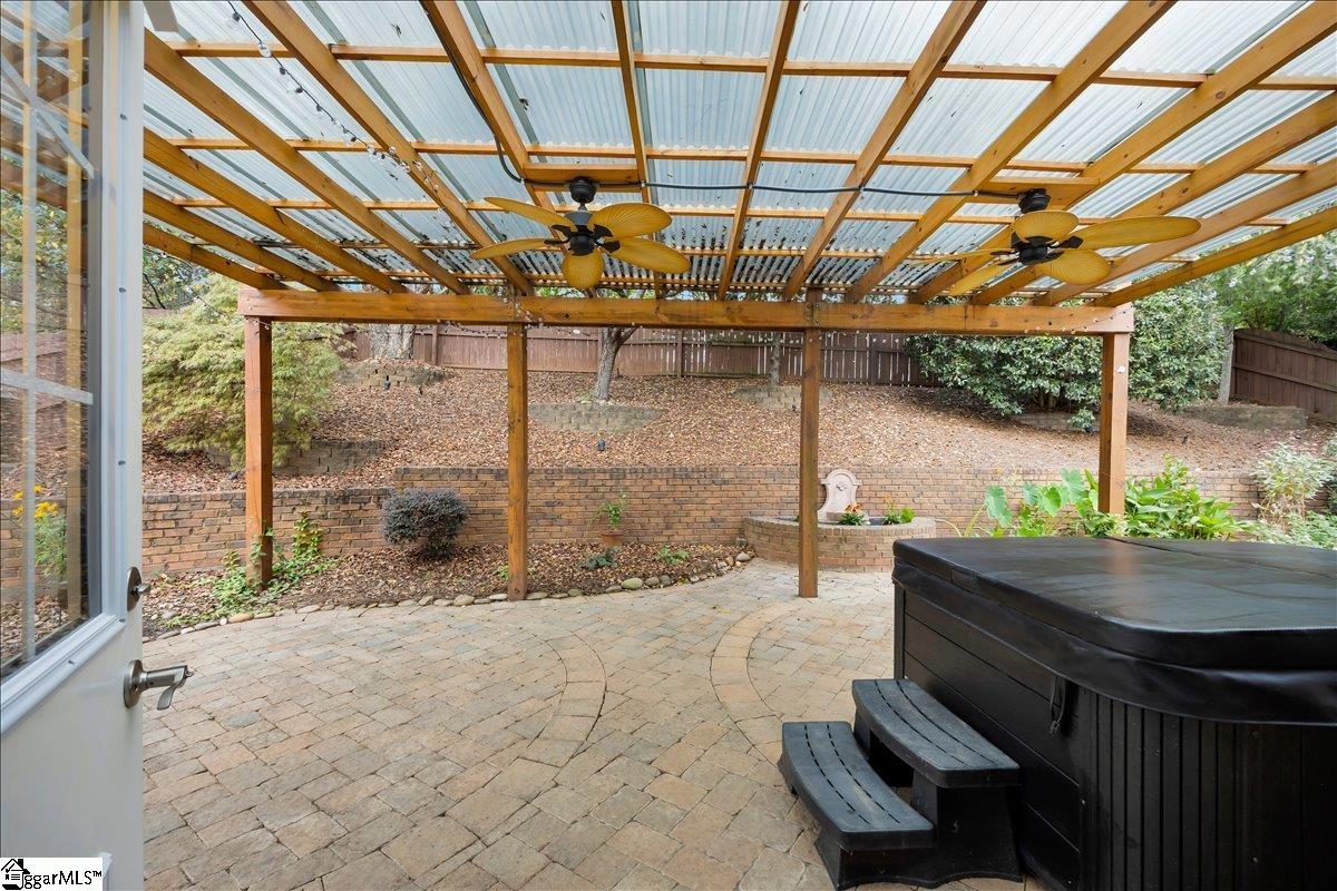 17 Smokehouse Drive Simpsonville, SC 29681