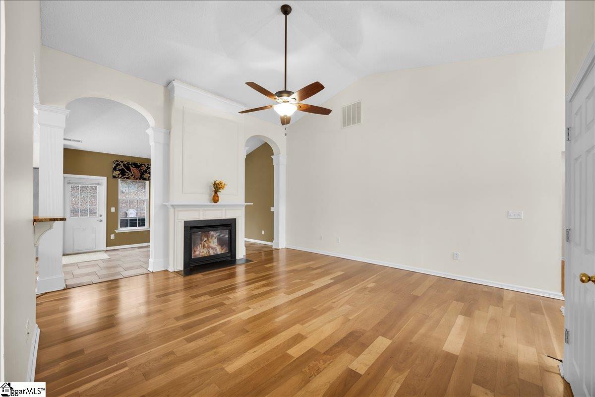 17 Smokehouse Drive Simpsonville, SC 29681