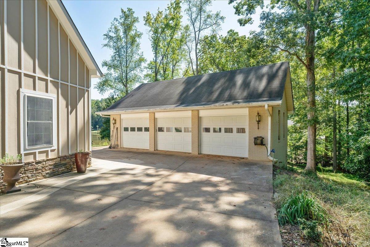 114 Locke Lane Mauldin, SC 29662