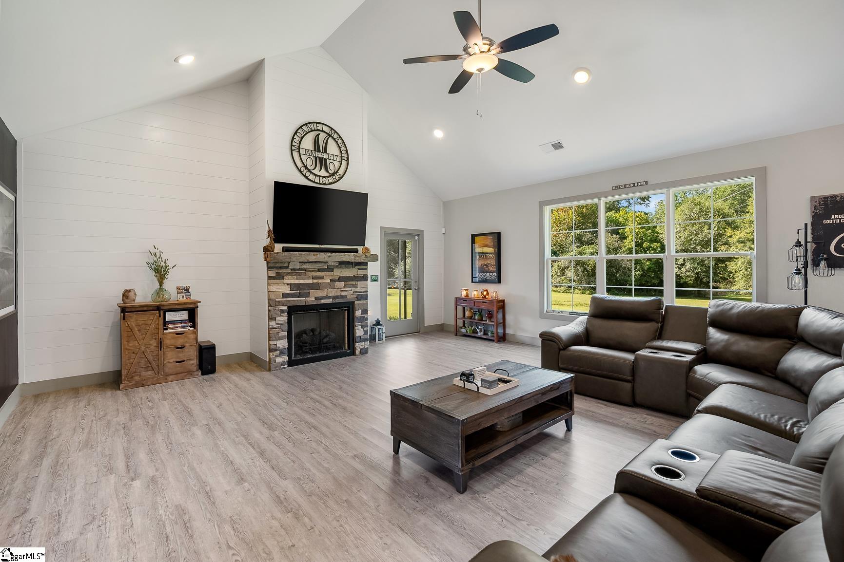 102 Stoneleigh Court Anderson, SC 29621