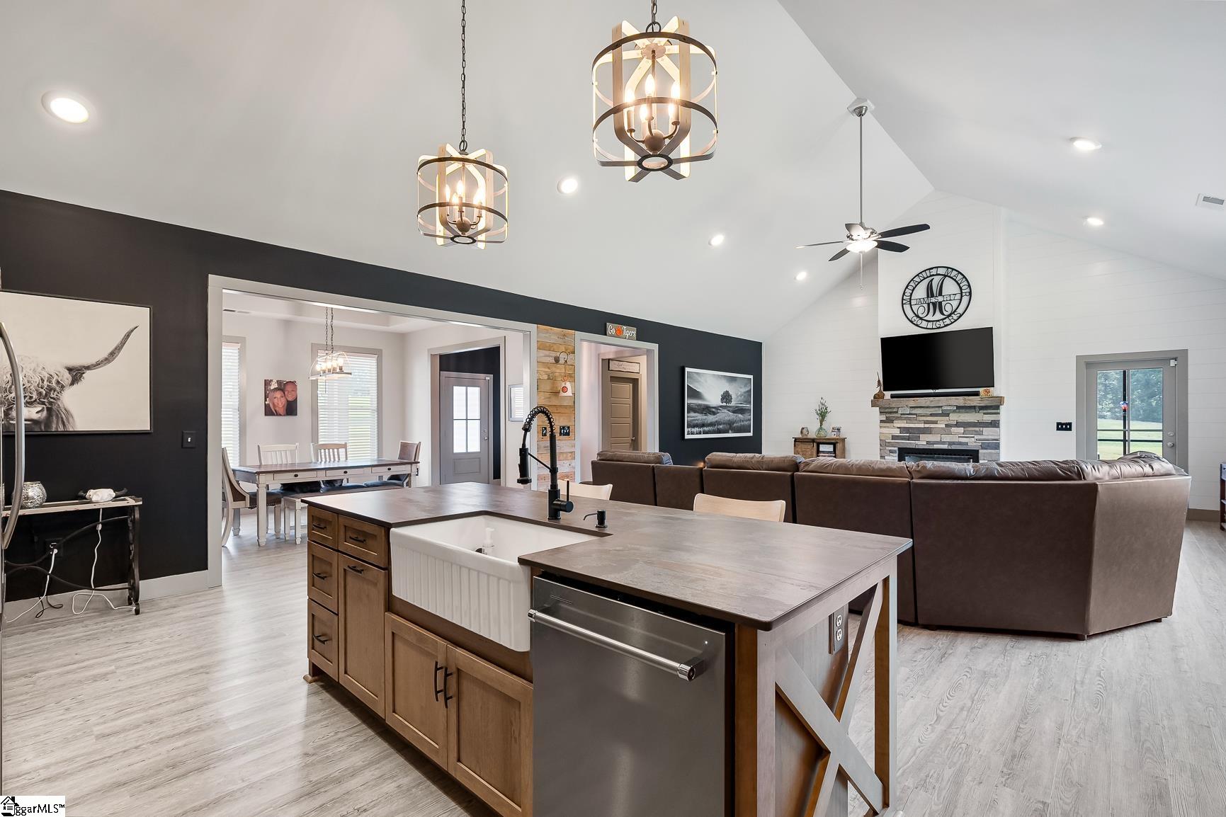 102 Stoneleigh Court Anderson, SC 29621