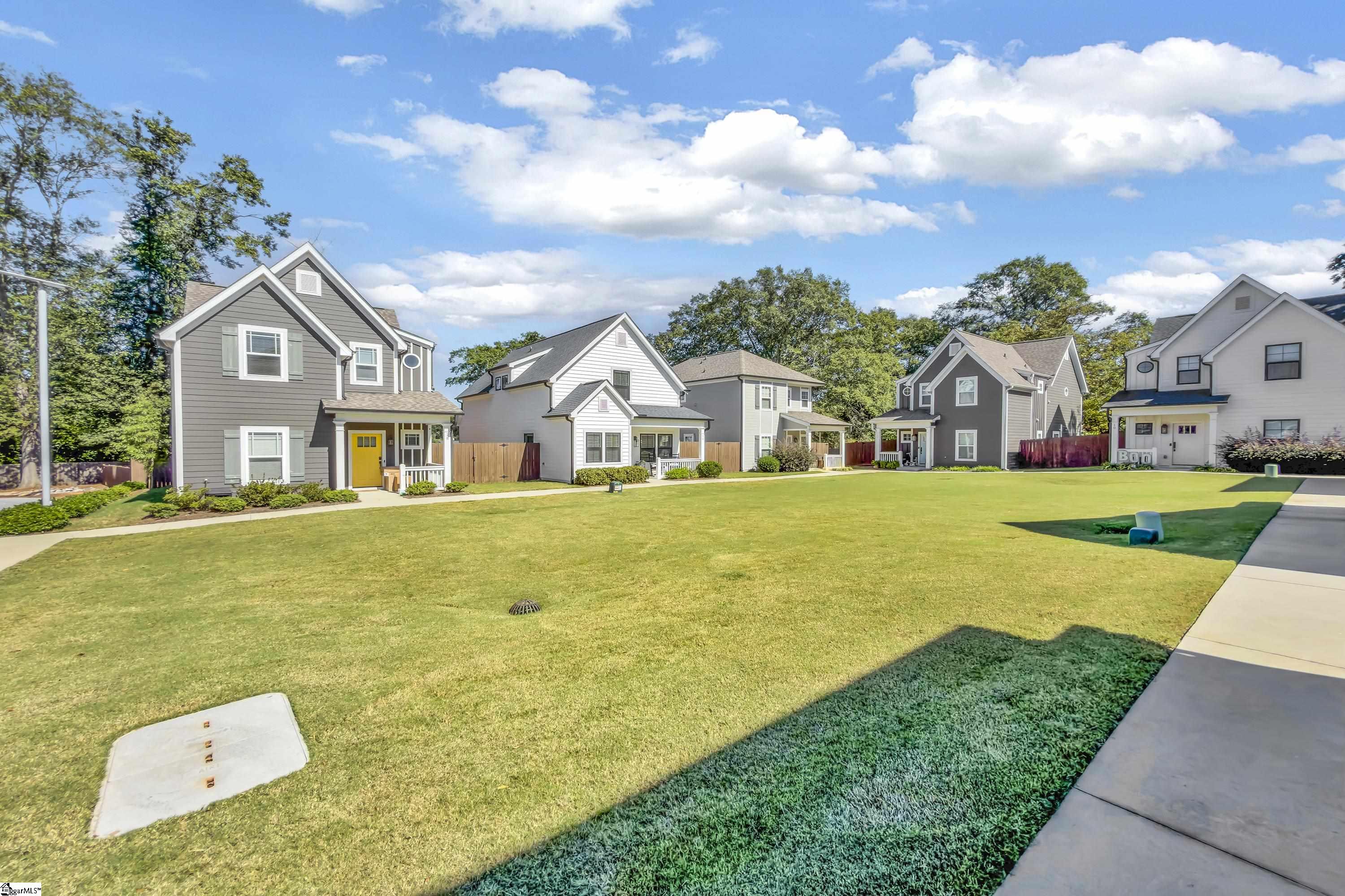 16 Ridge Knoll Circle Greenville, SC 29607