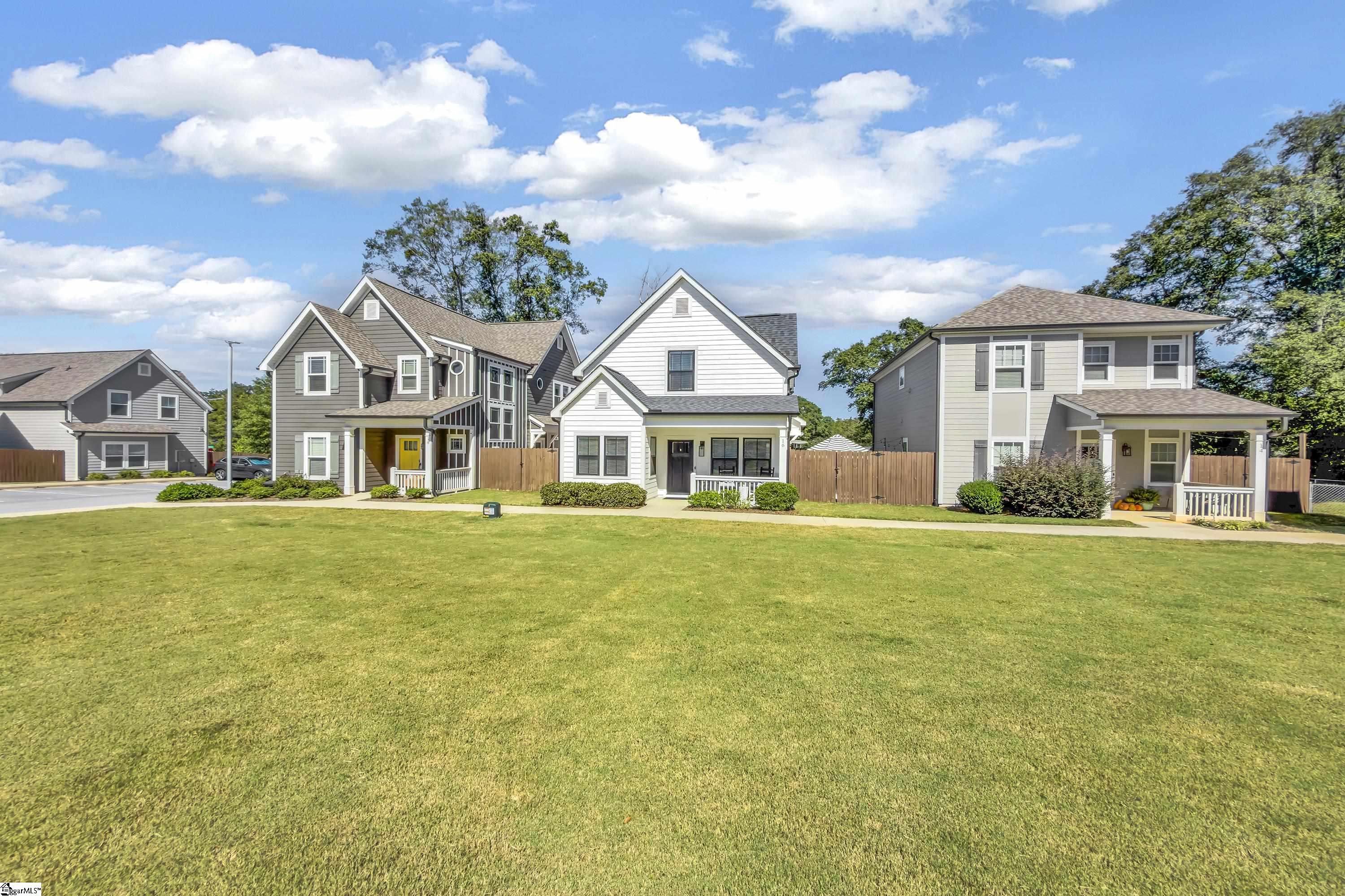 16 Ridge Knoll Circle Greenville, SC 29607