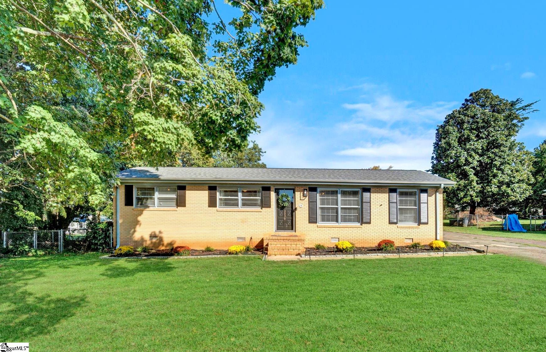 3038 Elmhurst Drive Boiling Springs, SC 29316