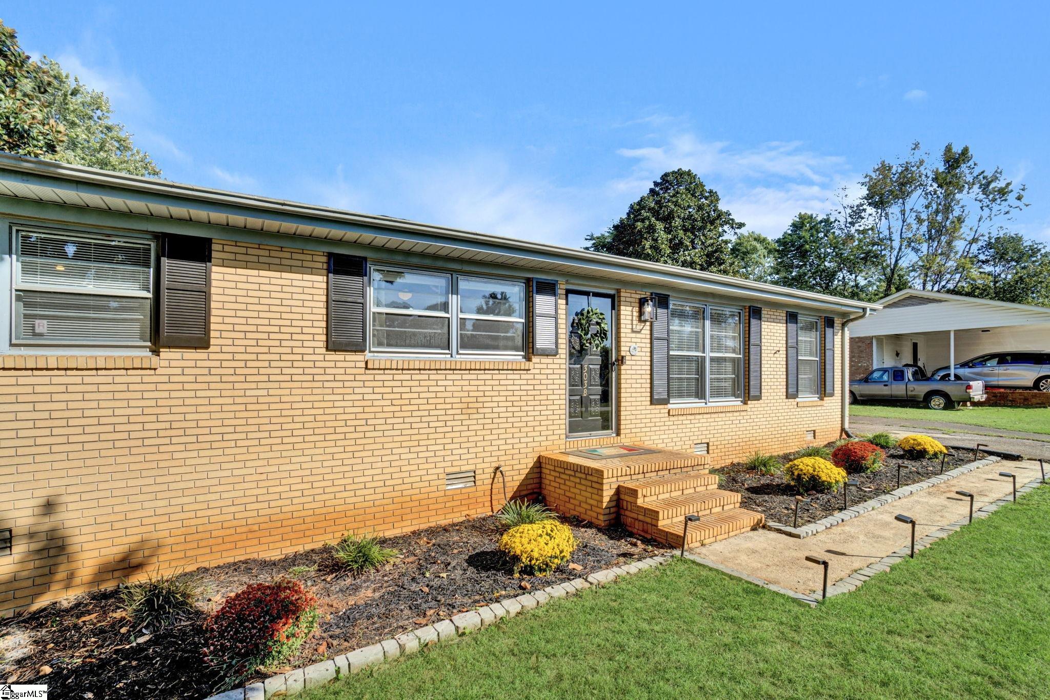 3038 Elmhurst Drive Boiling Springs, SC 29316