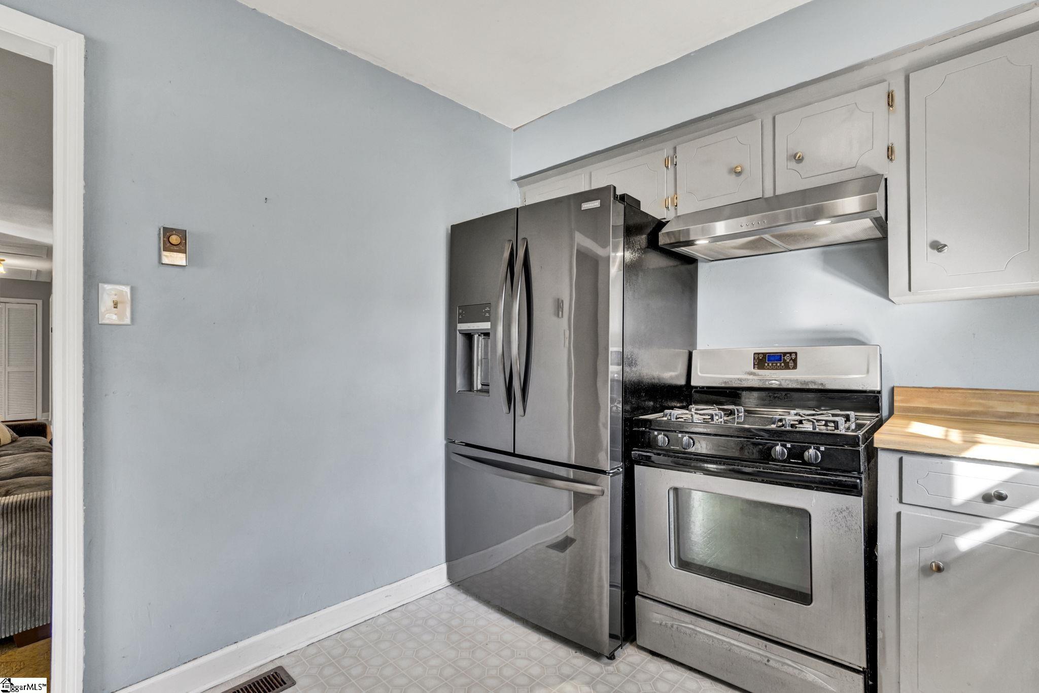 3038 Elmhurst Drive Boiling Springs, SC 29316