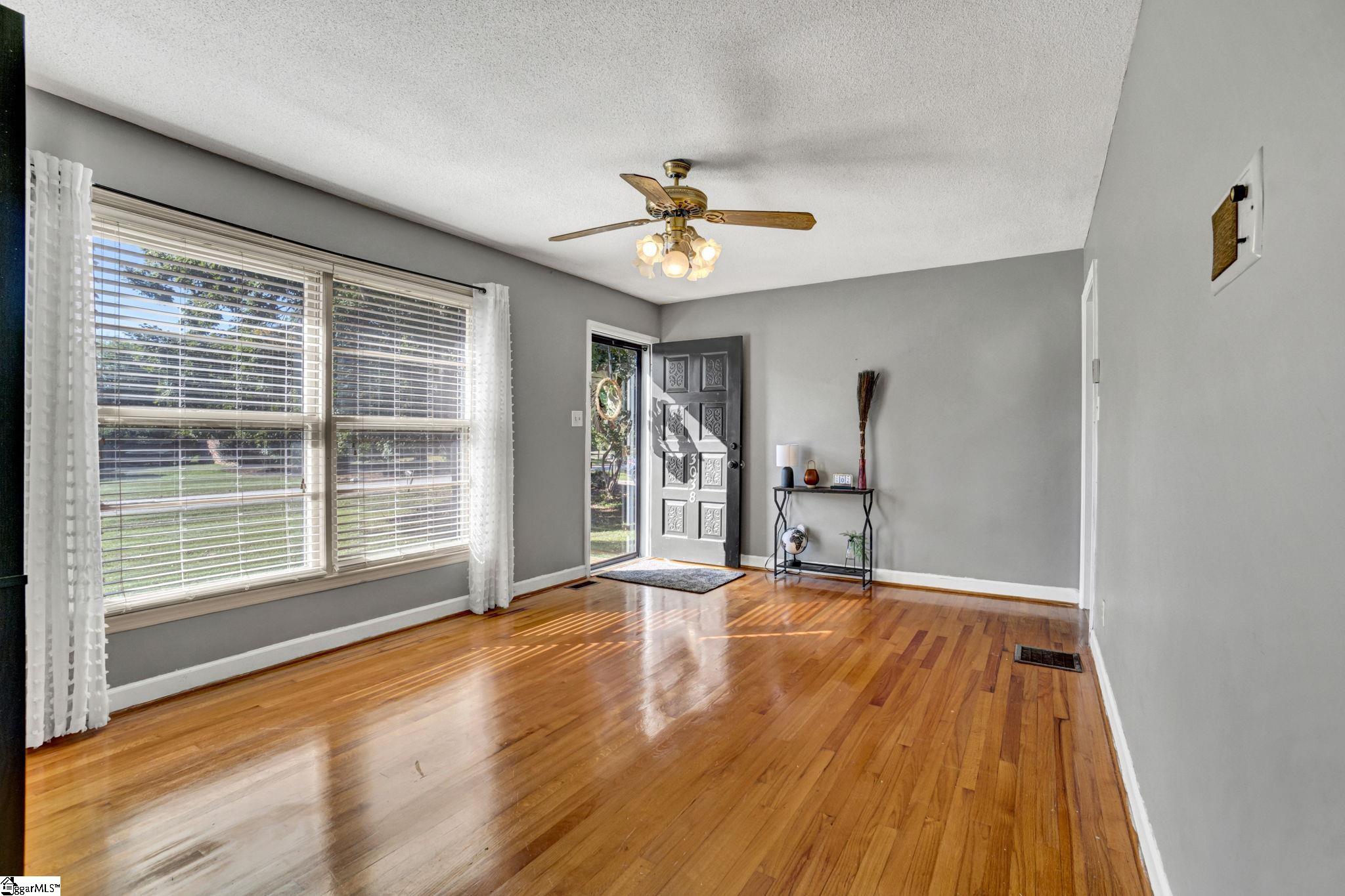 3038 Elmhurst Drive Boiling Springs, SC 29316