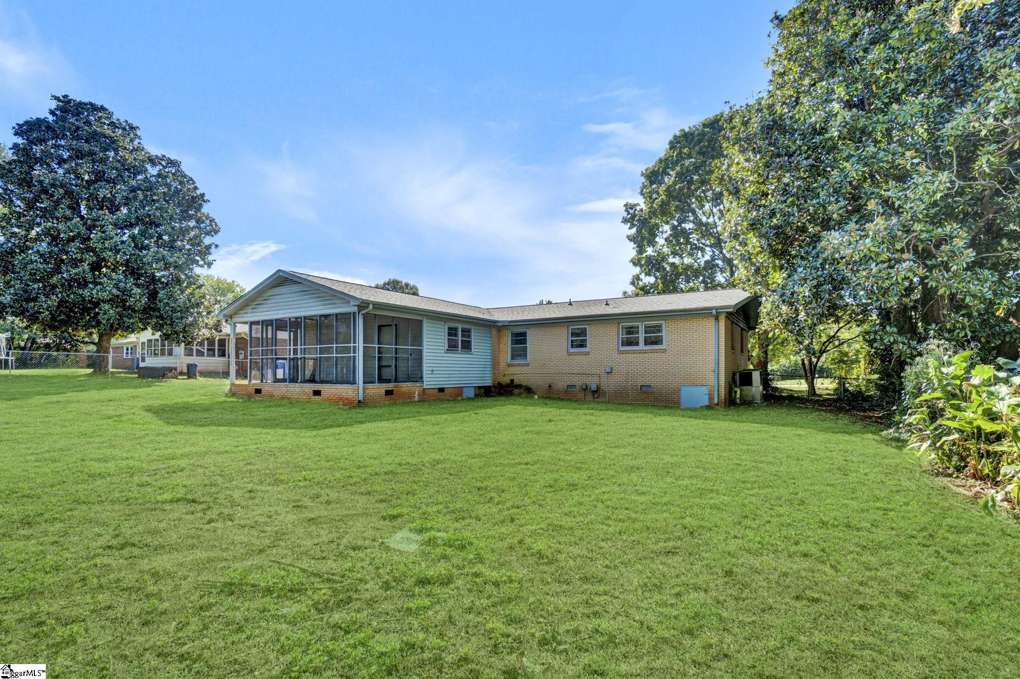 3038 Elmhurst Drive Boiling Springs, SC 29316