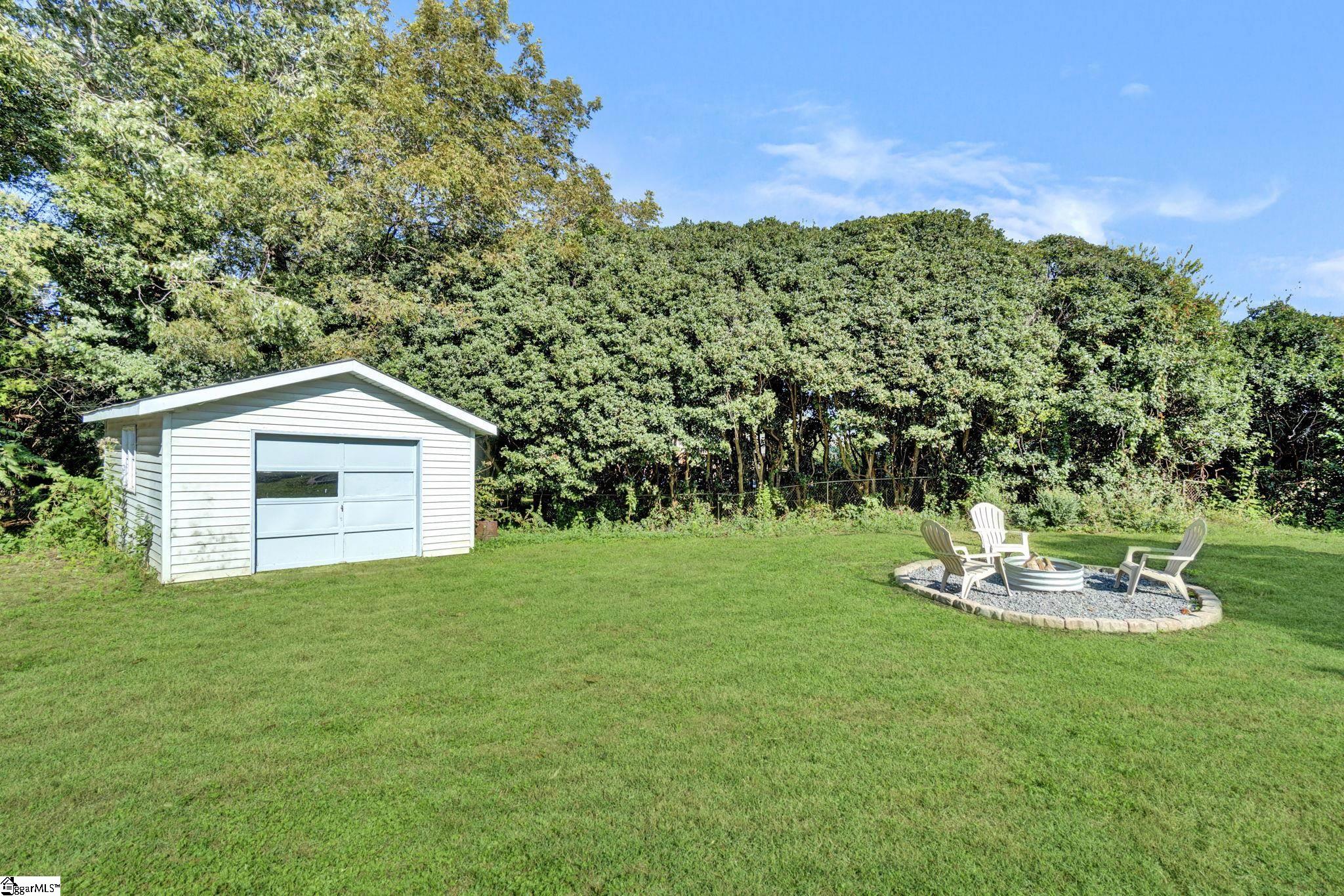 3038 Elmhurst Drive Boiling Springs, SC 29316