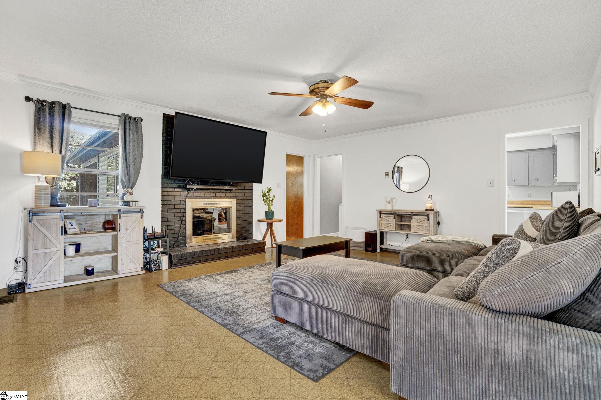 3038 Elmhurst Drive Boiling Springs, SC 29316