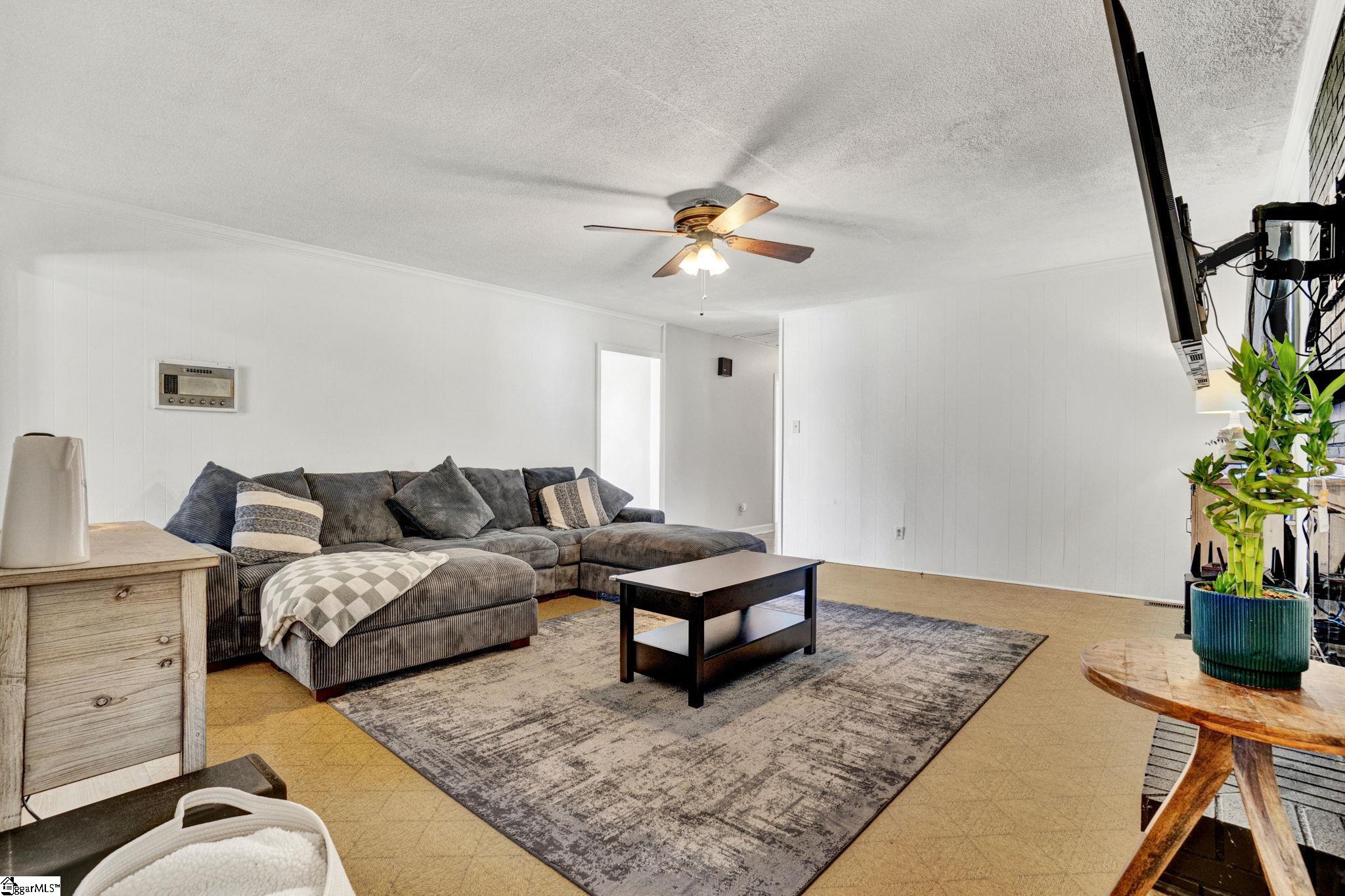 3038 Elmhurst Drive Boiling Springs, SC 29316