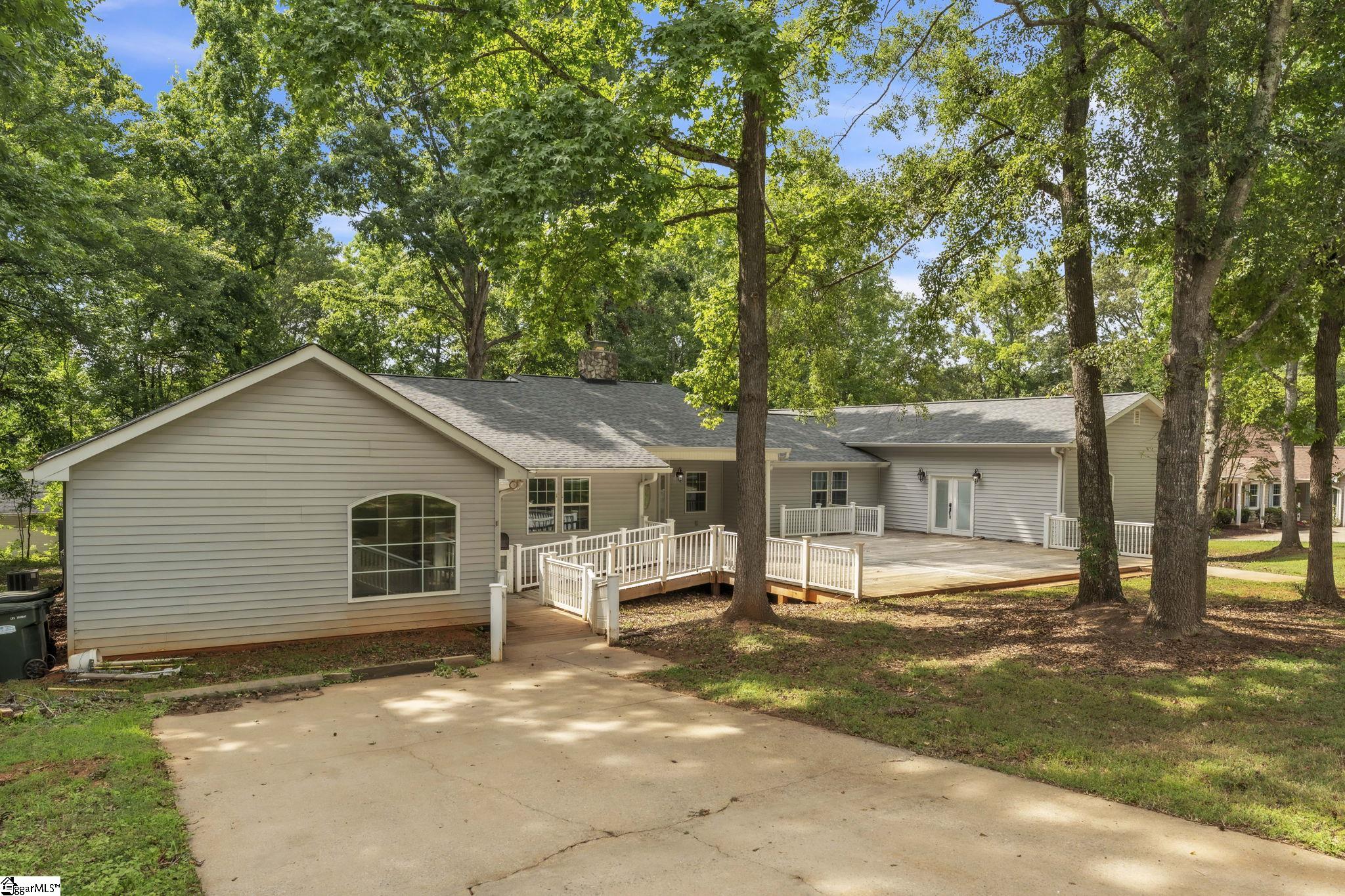1 Moultrie Drive Taylors, SC 29687