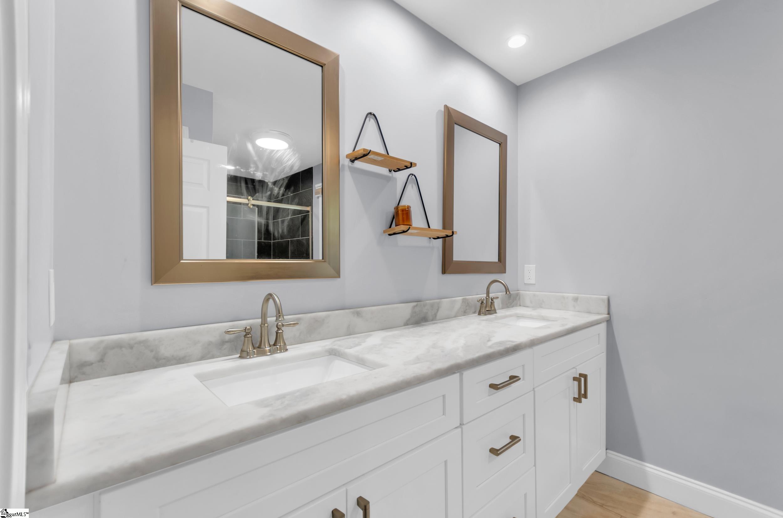 327 Pine Drive Piedmont, SC 29673
