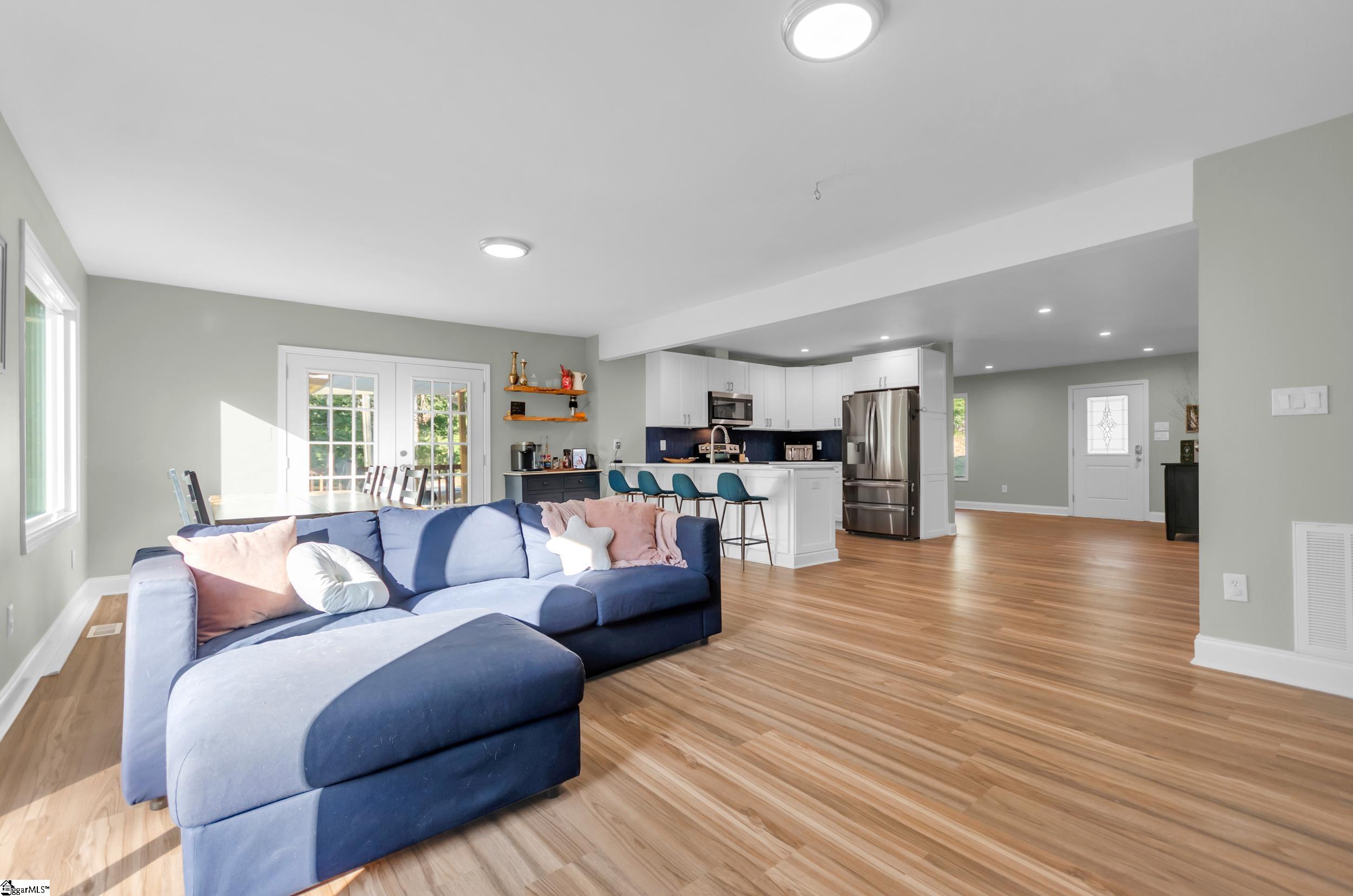 327 Pine Drive Piedmont, SC 29673
