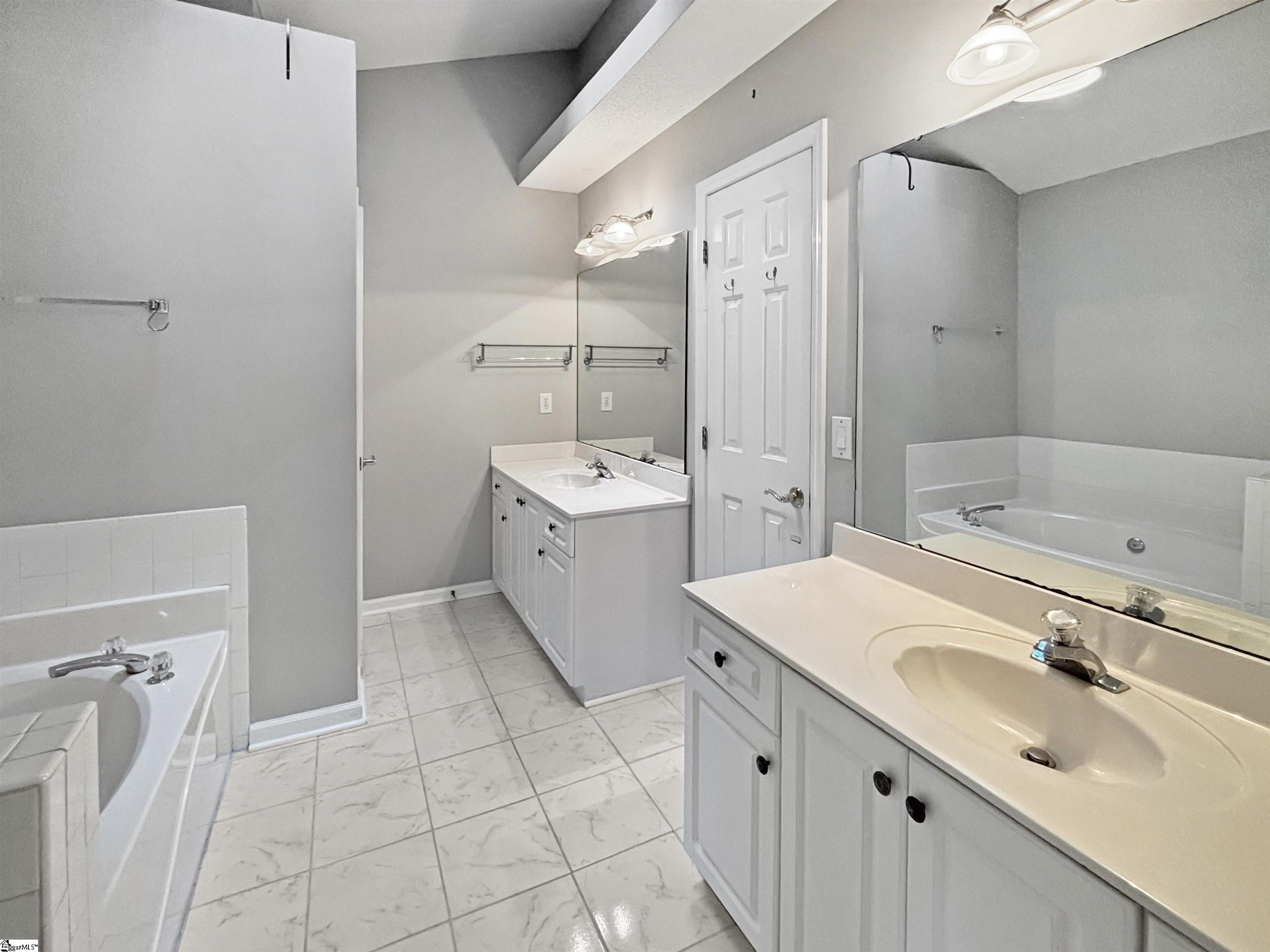 6 Twickenham Drive Greenville, SC 29615
