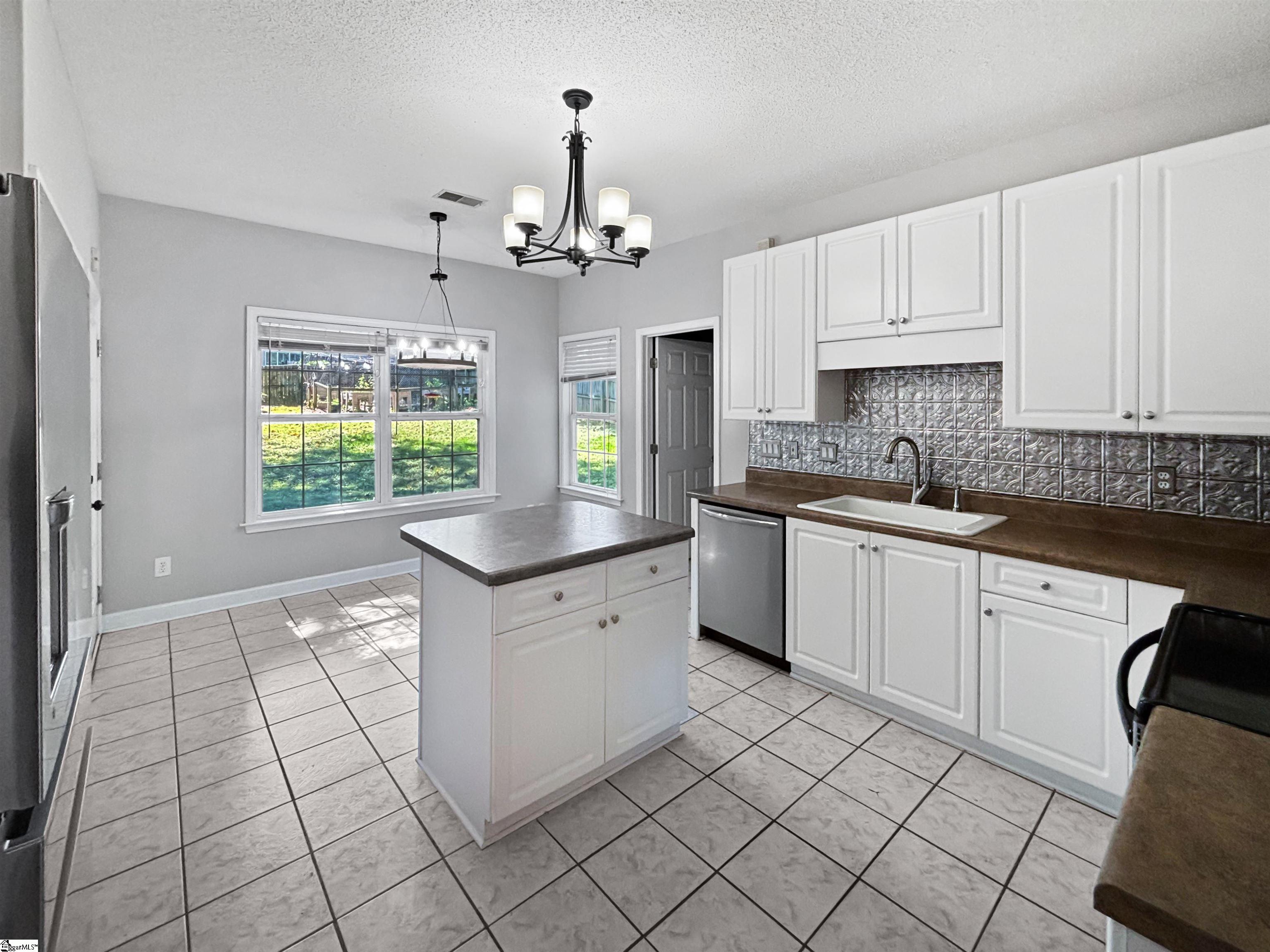 6 Twickenham Drive Greenville, SC 29615