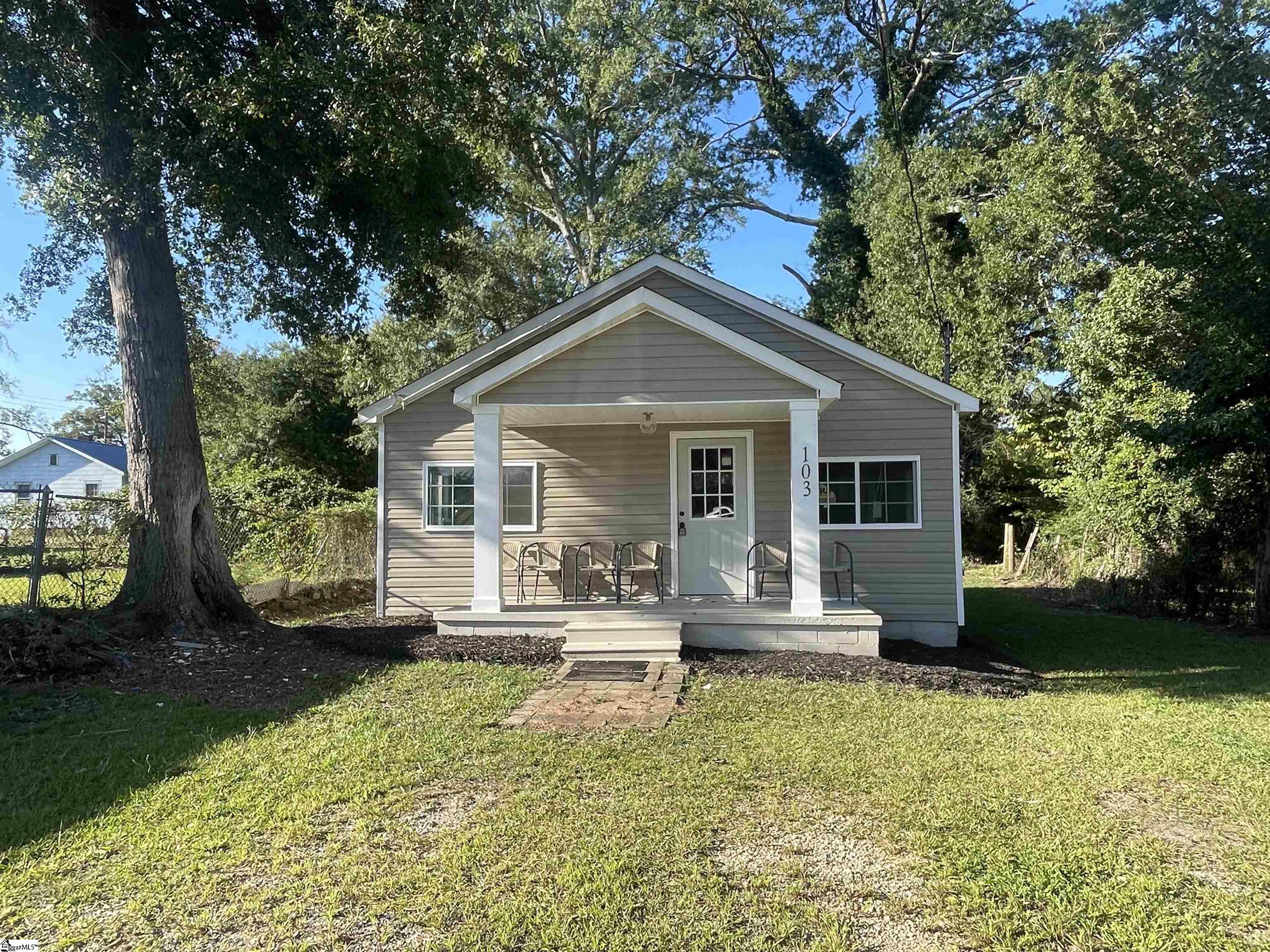103 Mason Street Clinton, SC 29325