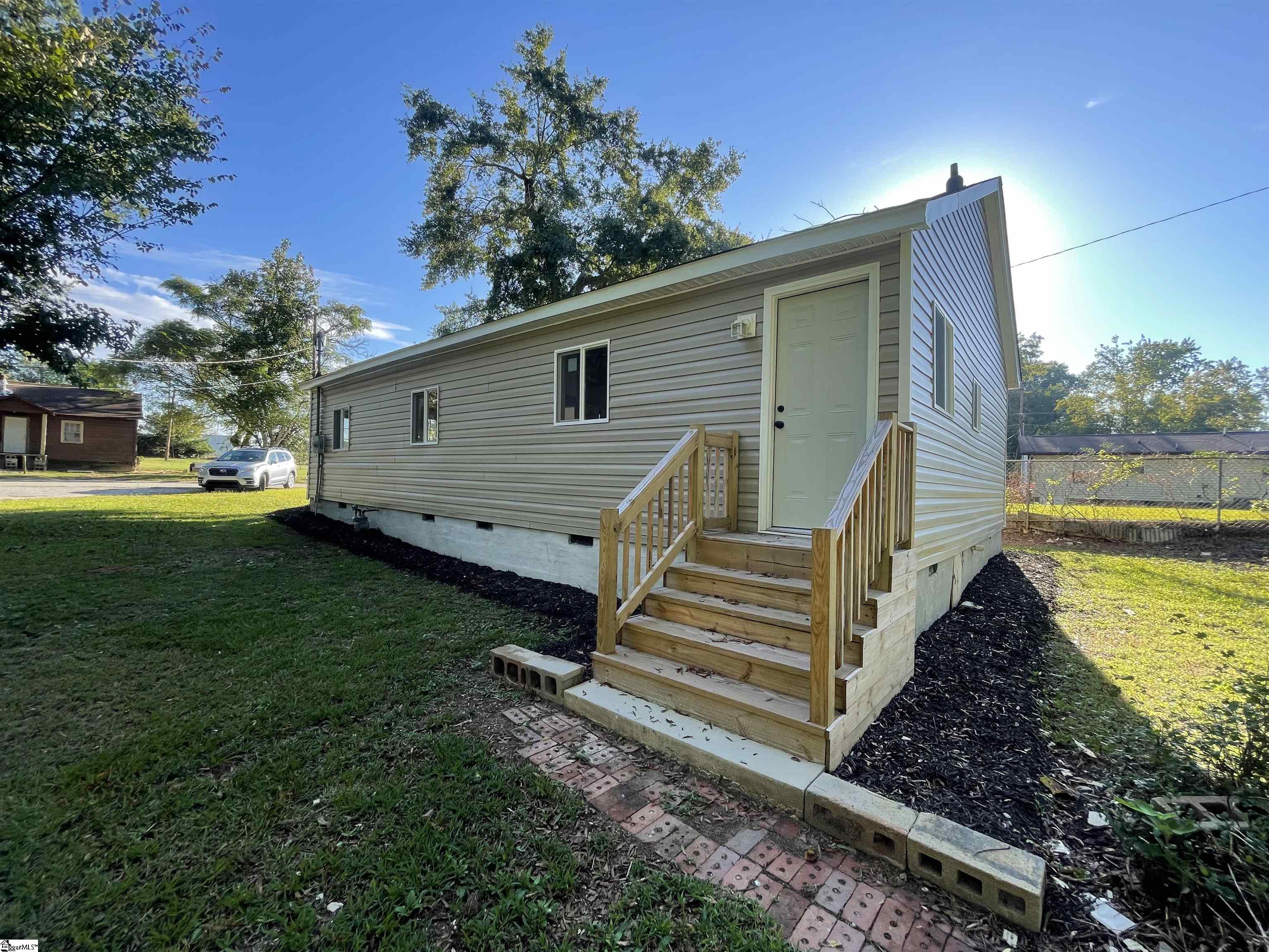 103 Mason Street Clinton, SC 29325