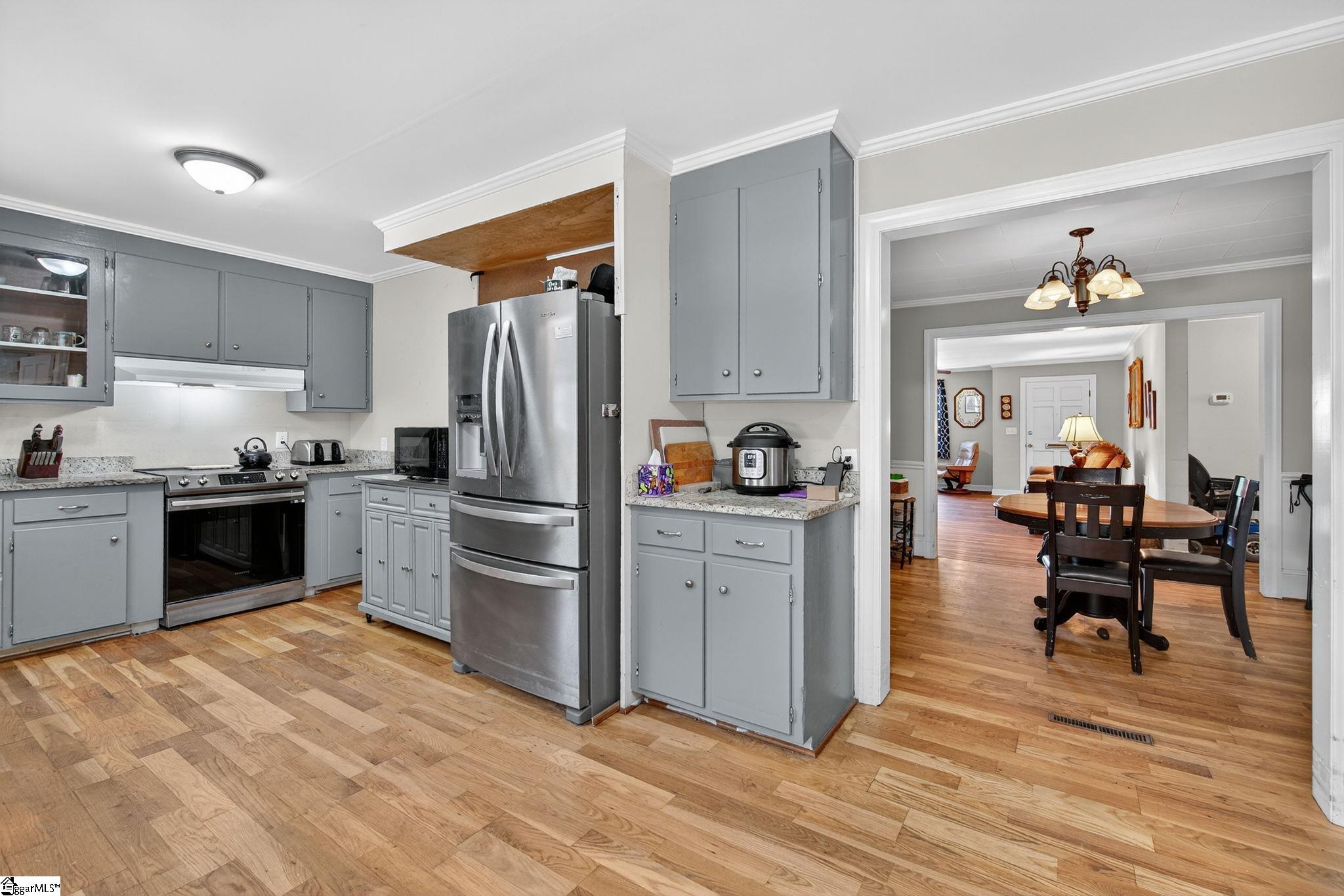 105 S Holland Street Clinton, SC 29325