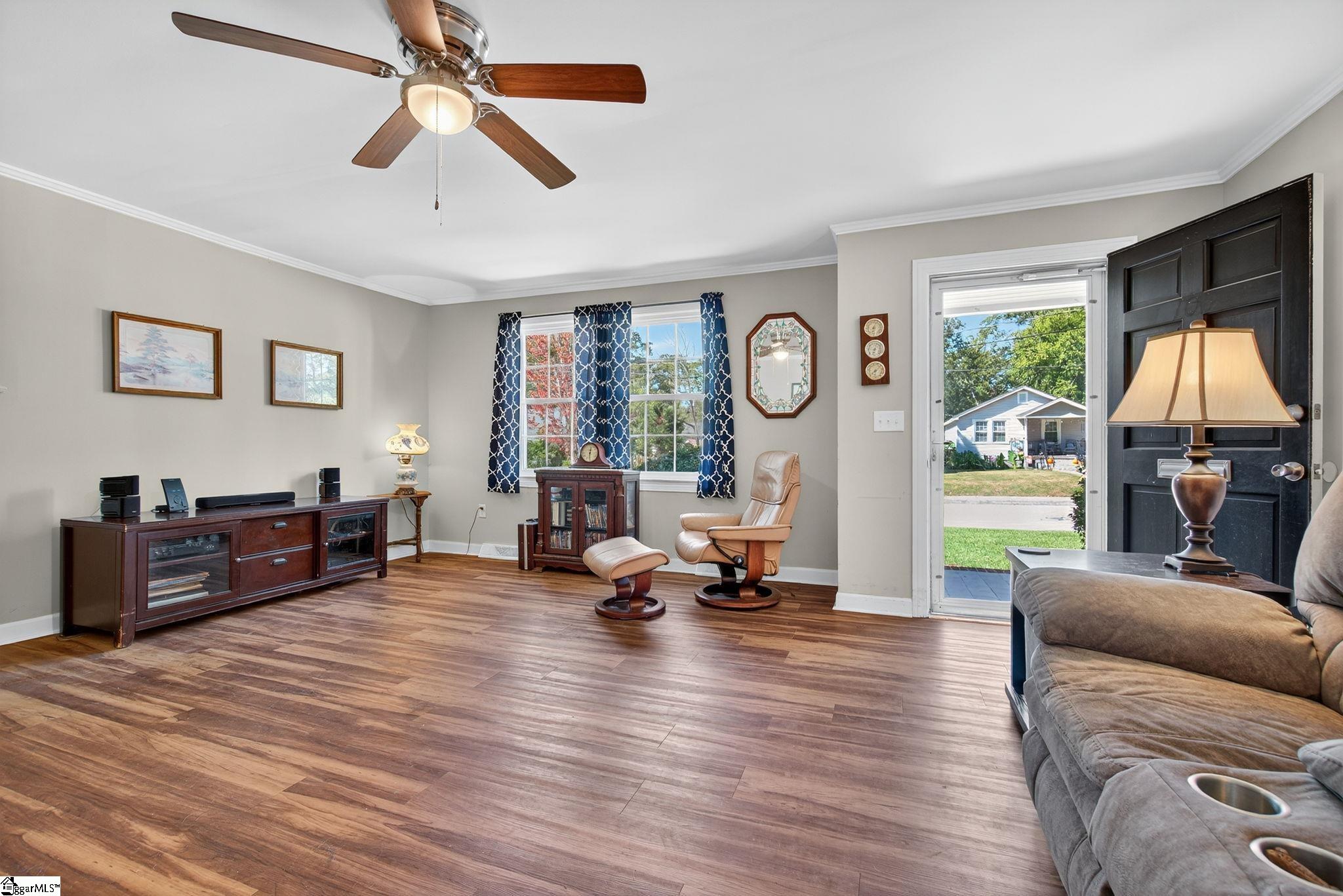 105 S Holland Street Clinton, SC 29325