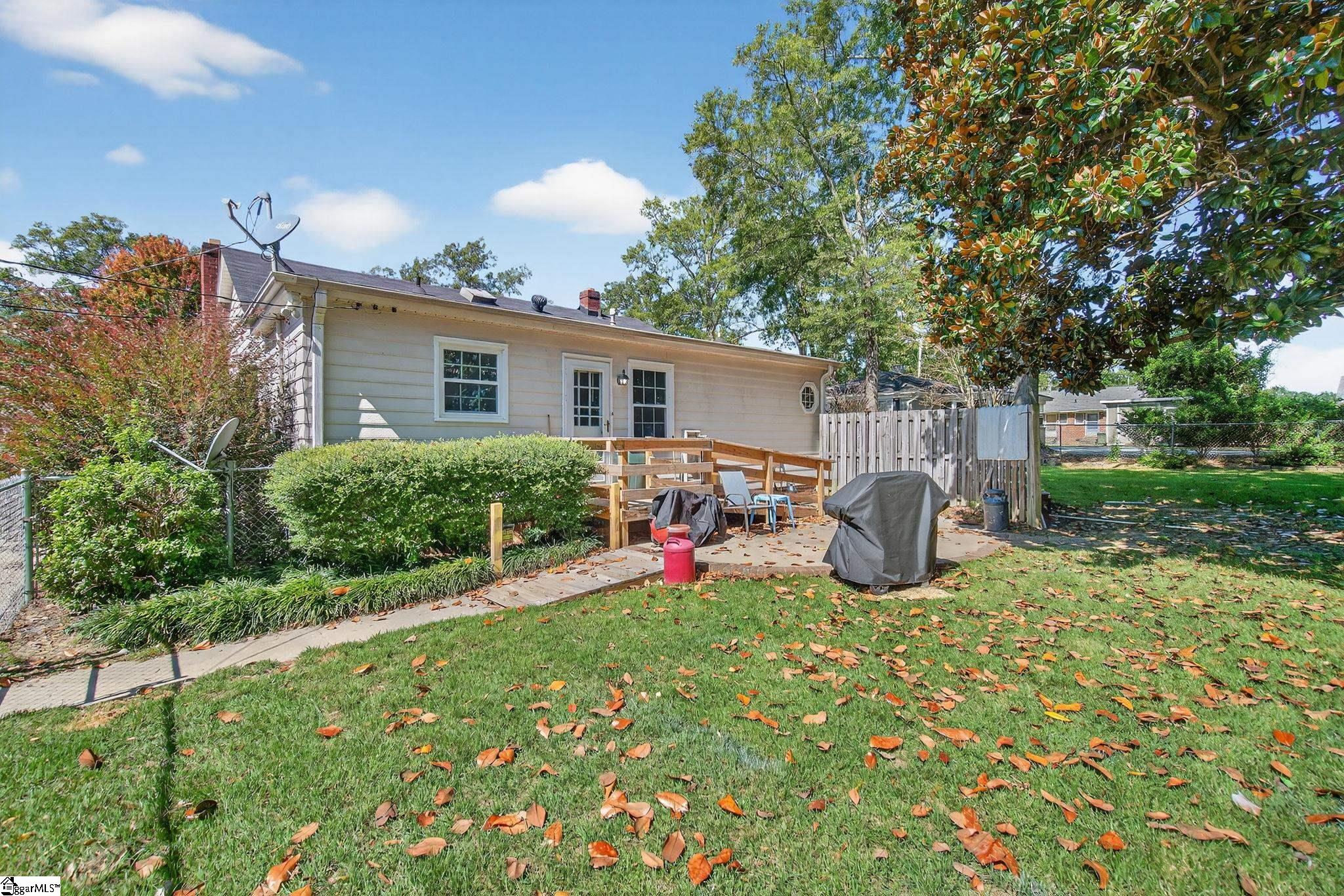 105 S Holland Street Clinton, SC 29325