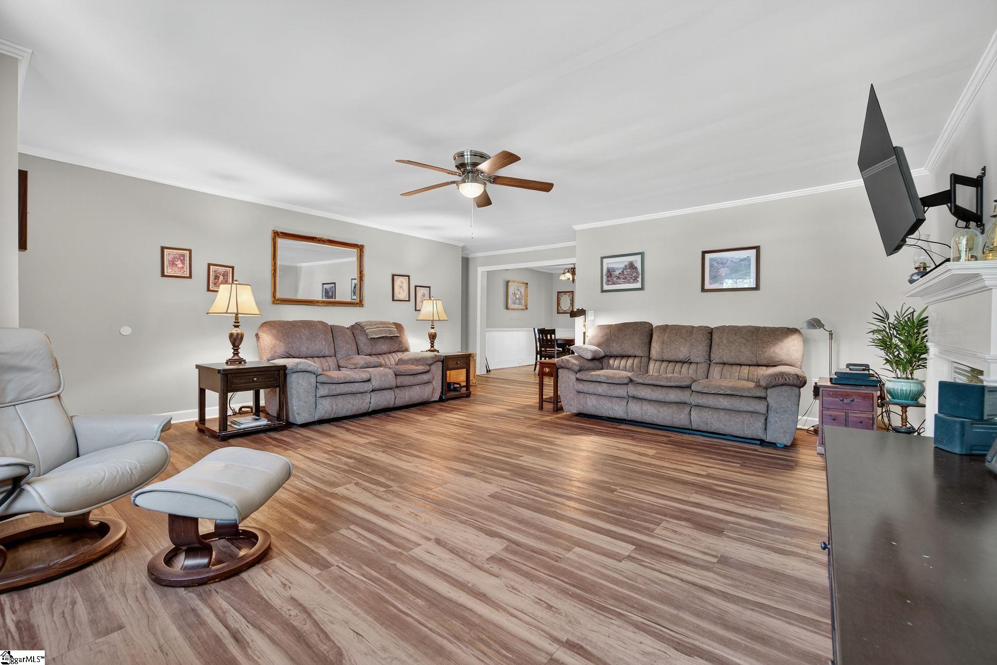 105 S Holland Street Clinton, SC 29325